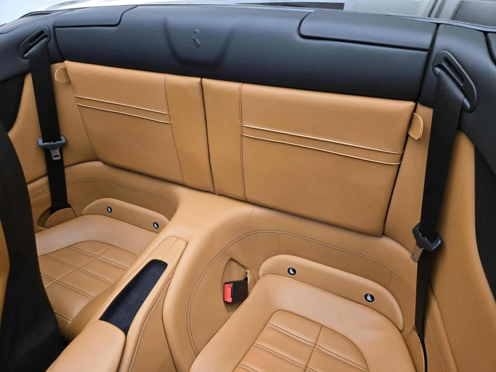 mph019_1896124493_Used_2016_Ferrari_California_T_1762498858_650ddc0783