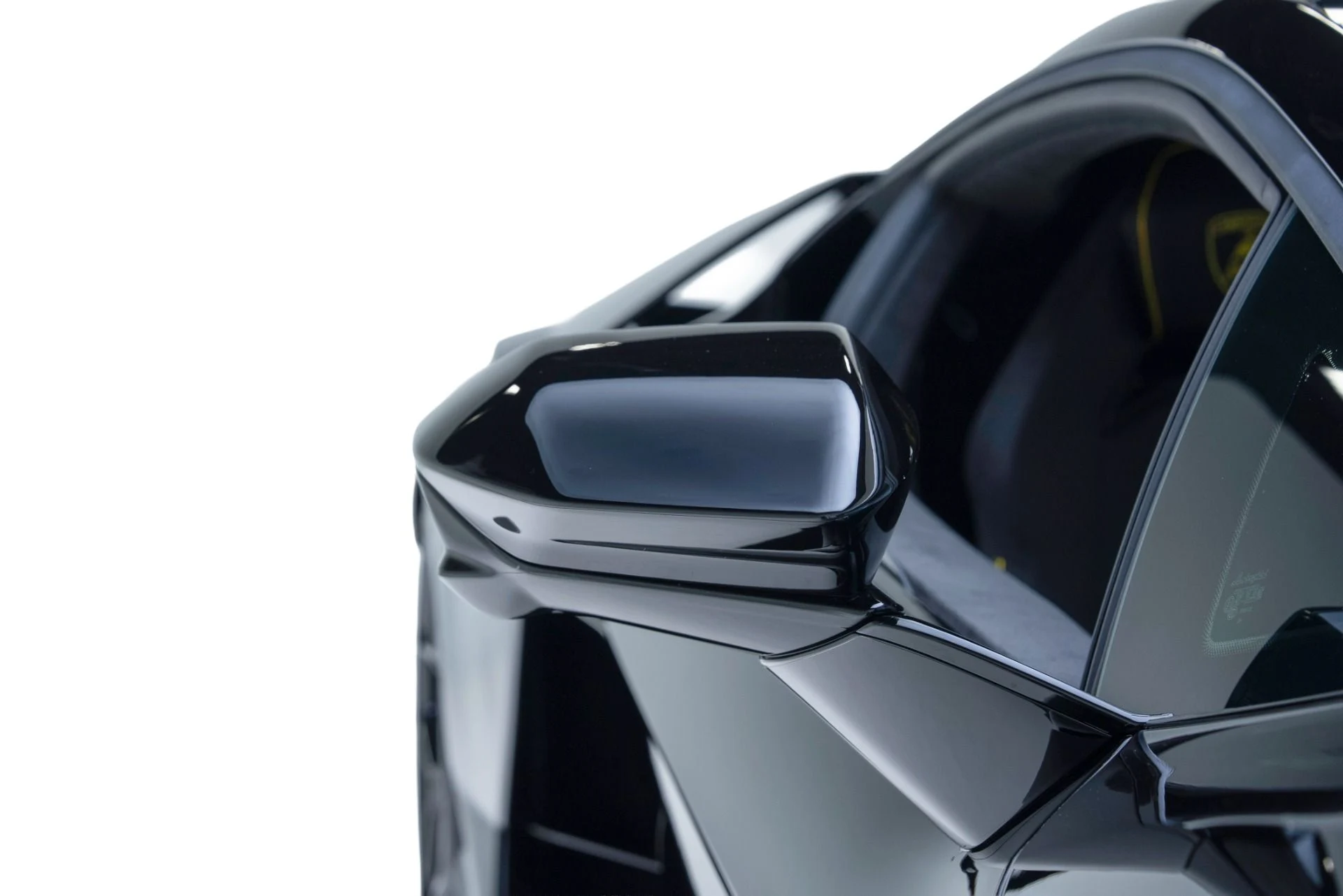 mph019_1899060079_Used_2025_Lamborghini_Revuelto_1779986727_6d9344e3ed