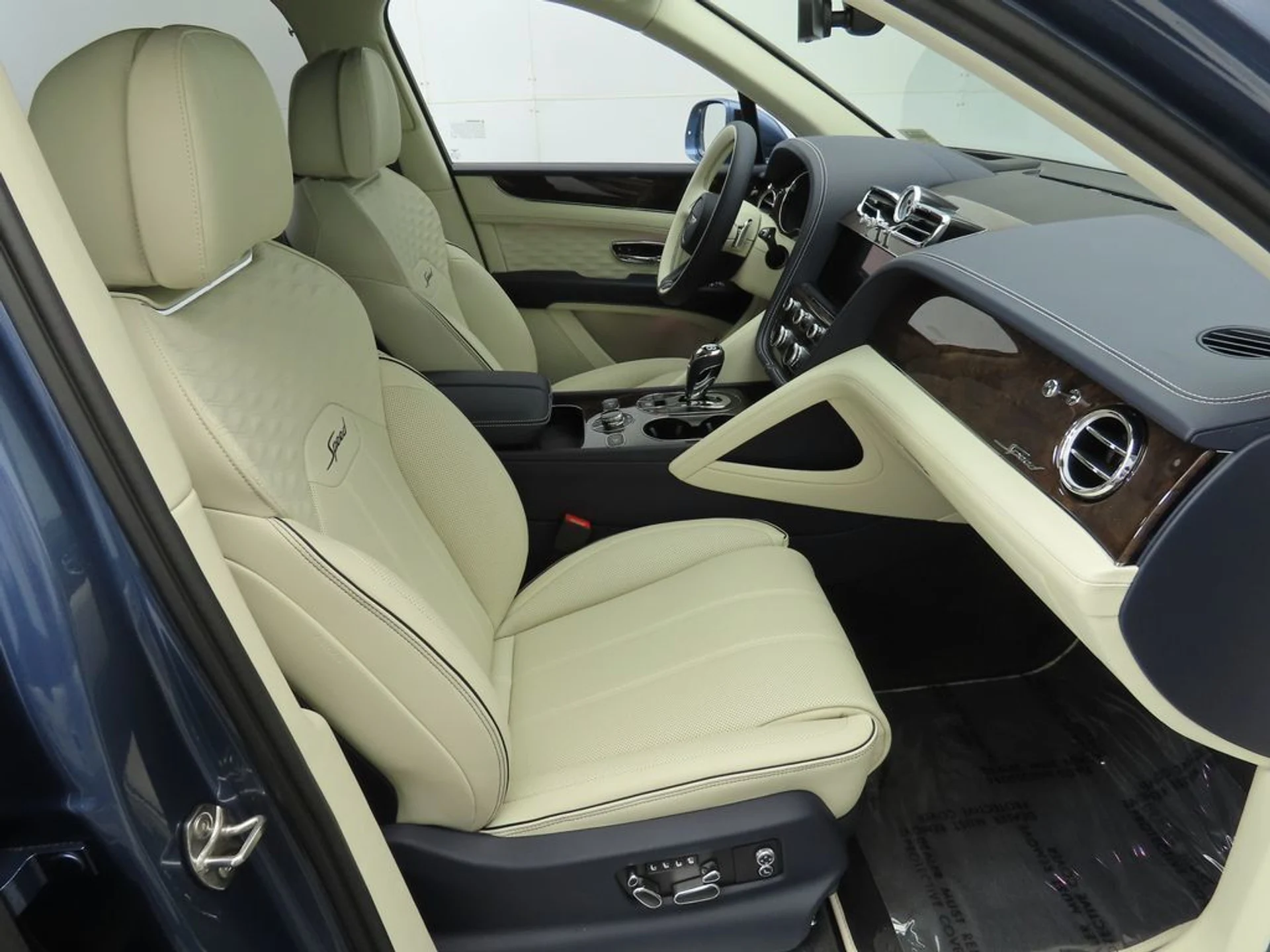 mph019_189958357_new_2026_bentley_bentayga_8119_22957668_20_1024_30f78d33cf