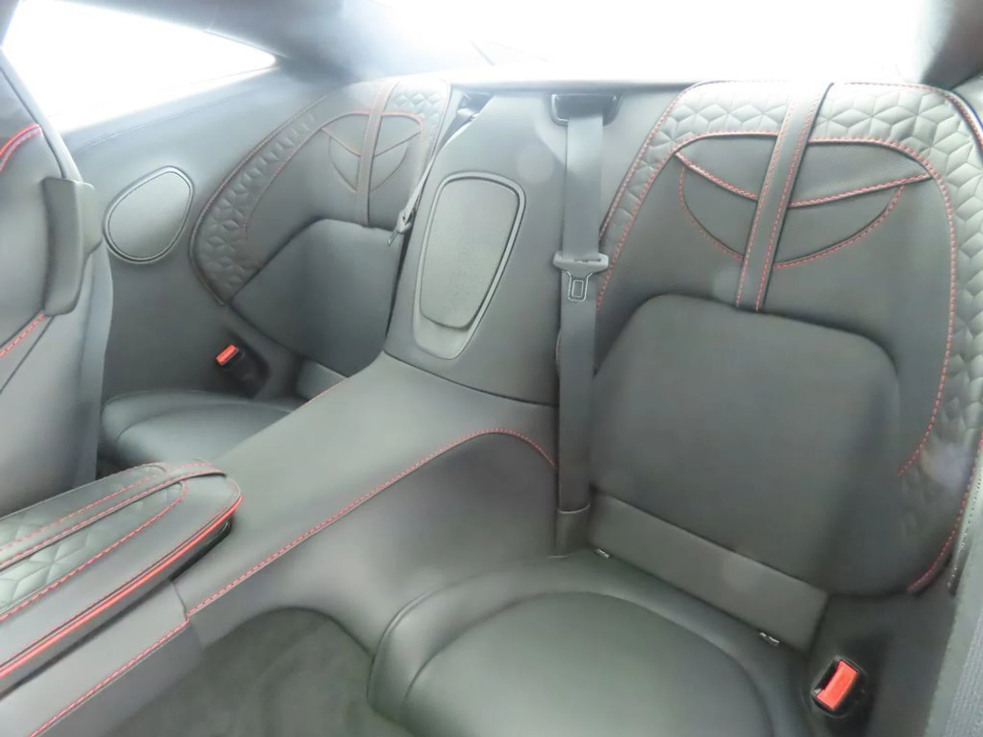 mph019_1907026850_used_2023_aston_martin_dbs_coupe_8119_22958468_20_1024_b61c36db19