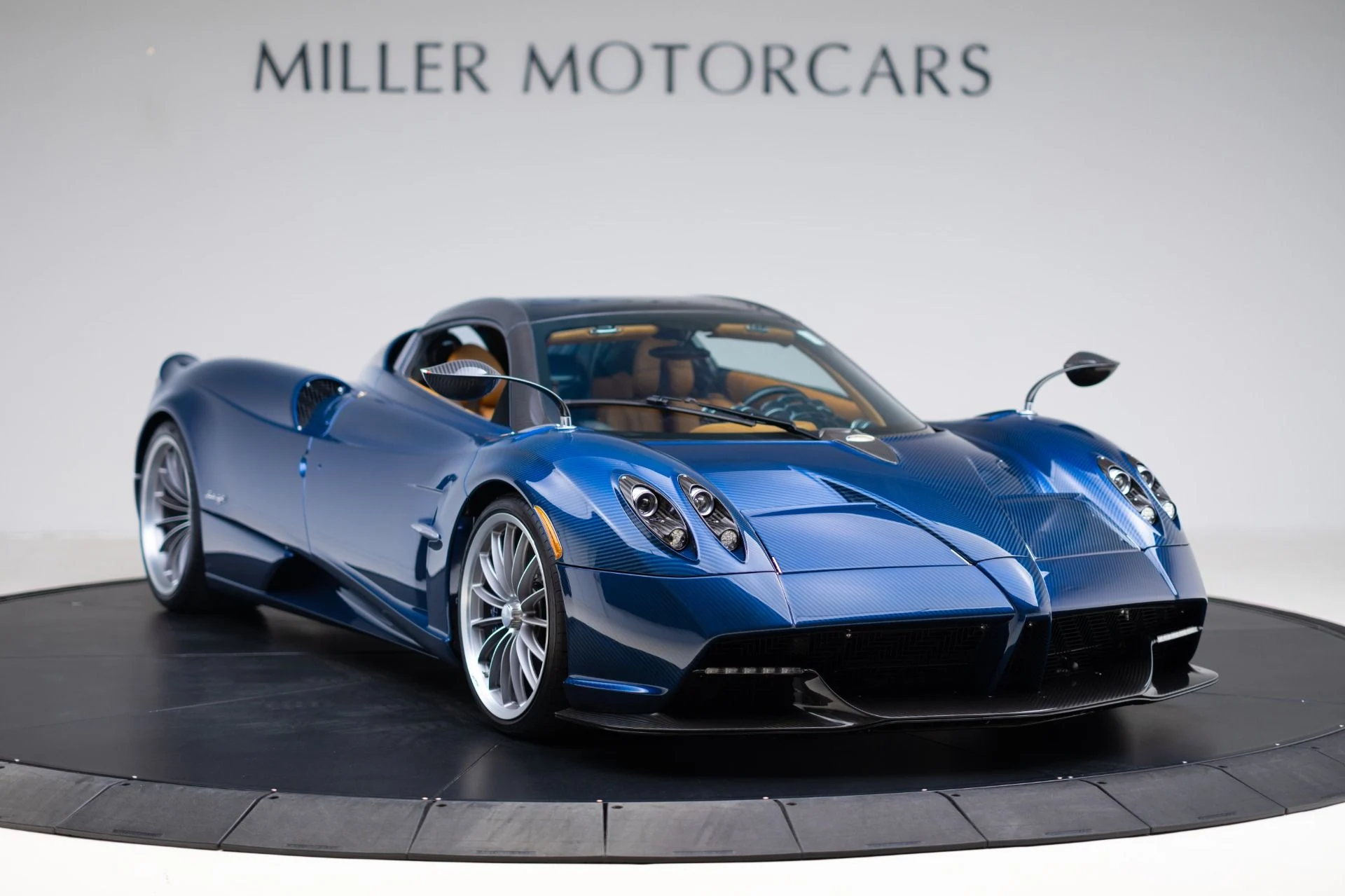 mph019_1914214925_Used_2017_Pagani_Huayra_Roadster_1775068028_fbdbe49561
