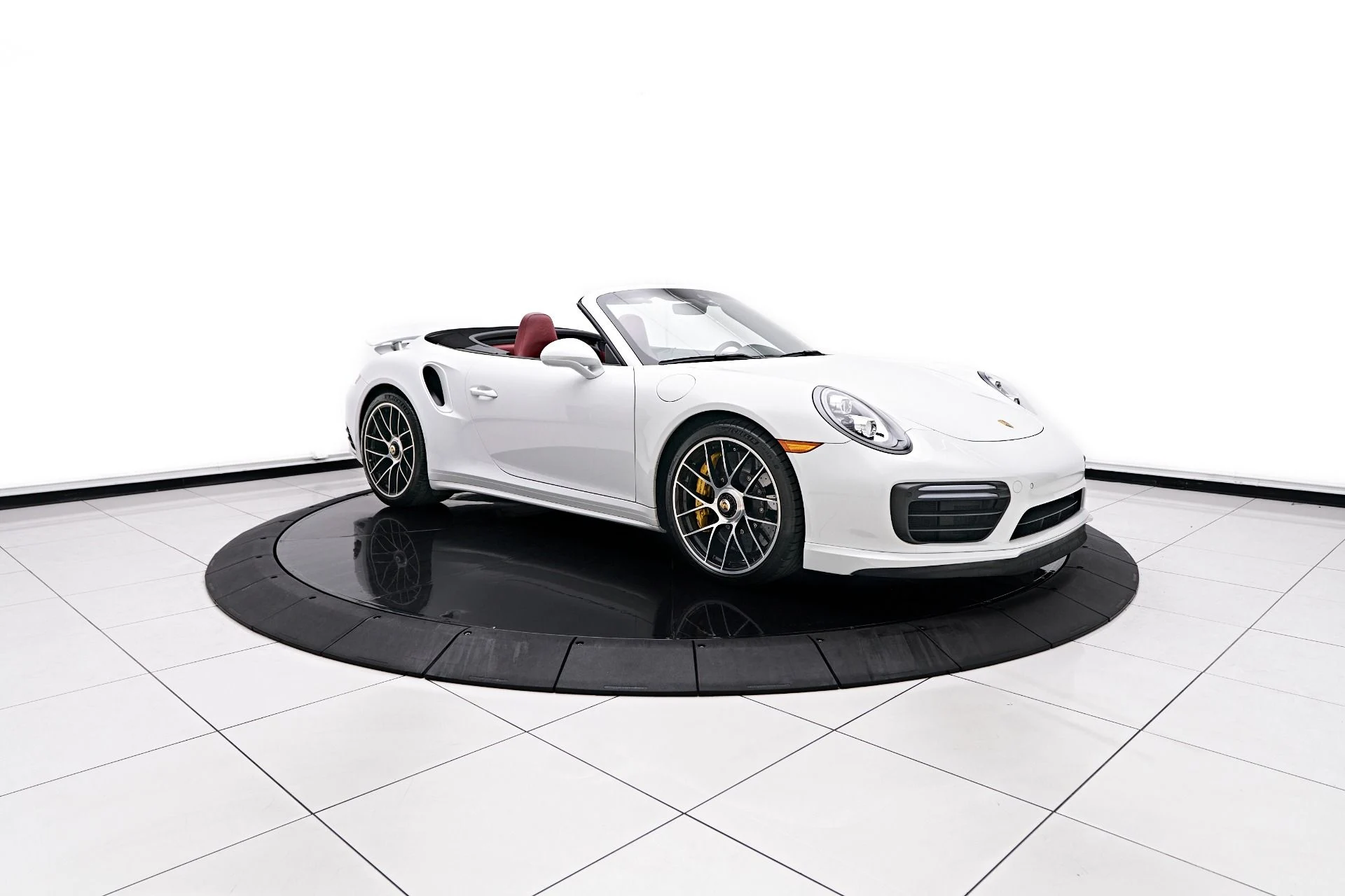 mph019_1917427763_Used_2019_Porsche_911_Turbo_S_1755714959_97969cfc34