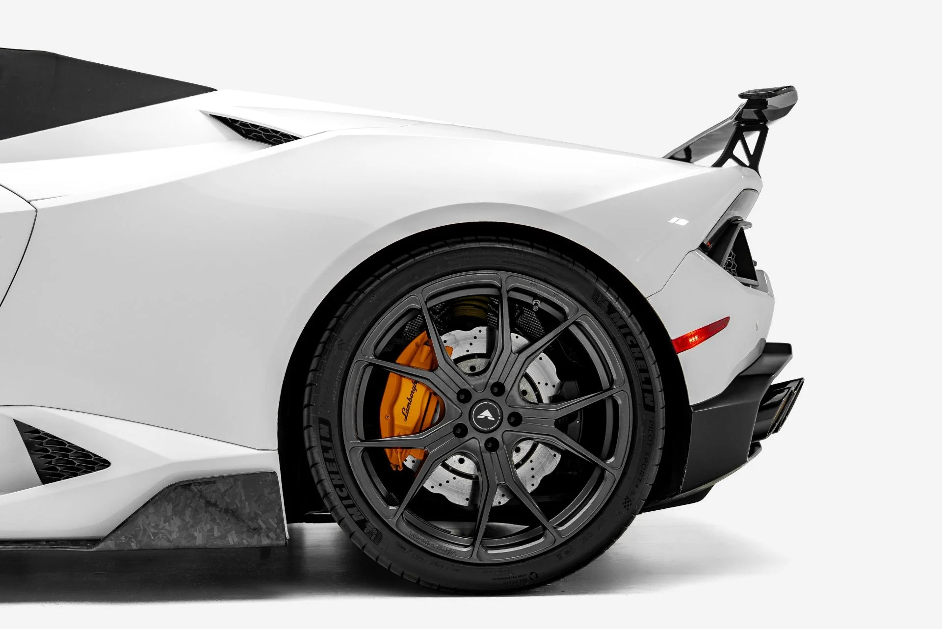 mph019_1922242996_Used_2017_Lamborghini_Huracan_LP_580_2_Spyder_1787204843_2736538431
