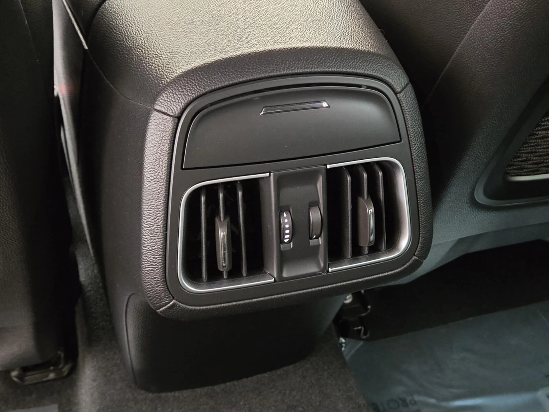 mph019_1925054762_Used_2020_Maserati_Levante_1753941241_b9a7e3103b
