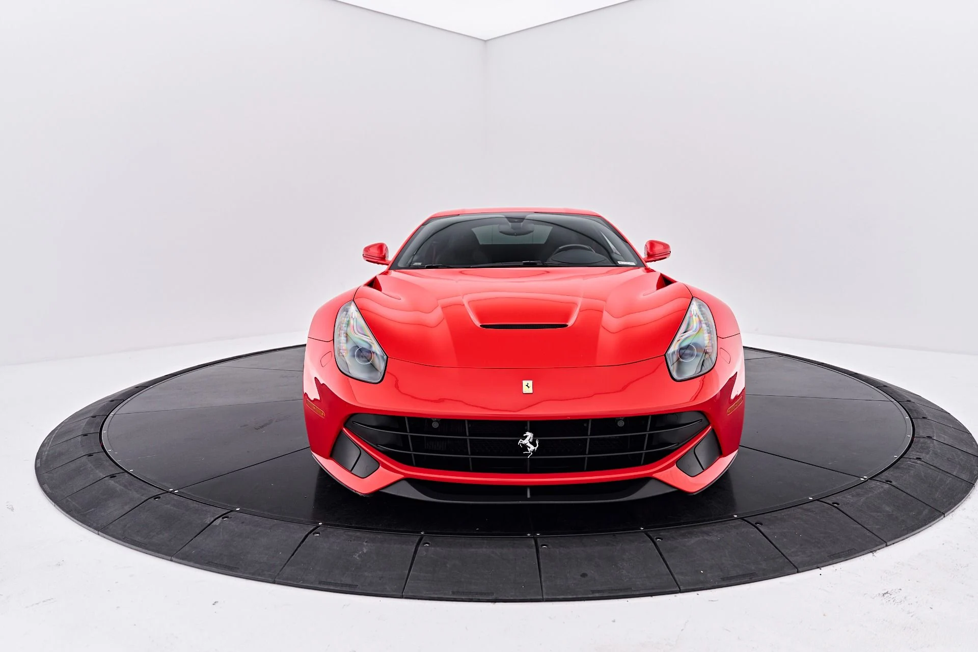 mph019_192676031_Used_2016_Ferrari_F12_Berlinetta_1790987425_62389a6dc8