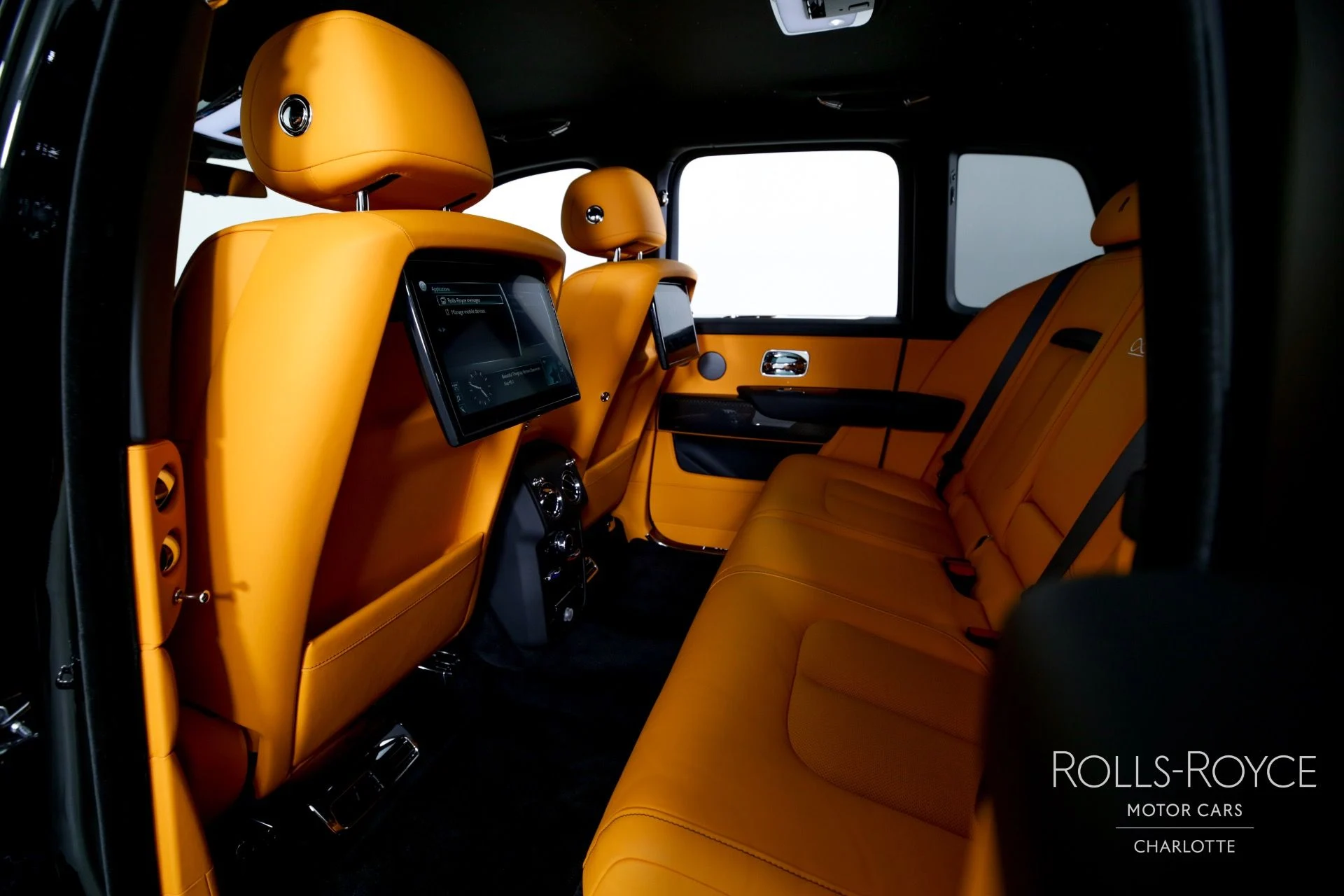 mph019_1928110739_Used_2023_Rolls_Royce_Black_Badge_Cullinan_1715880201_a01049bbbc