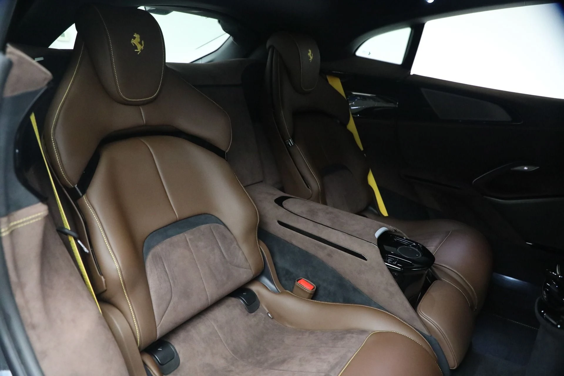 mph019_1940727164_Used_2025_Ferrari_Purosangue_1774107863_b1ab43be7a