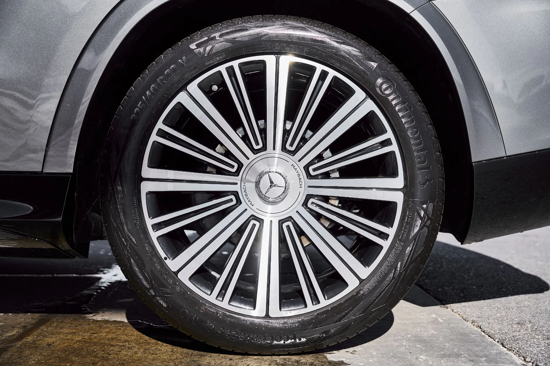 mph019_1941168895_Used_2025_Mercedes_Benz_GLS_Maybach_GLS_600_1771467896_66411e96cb