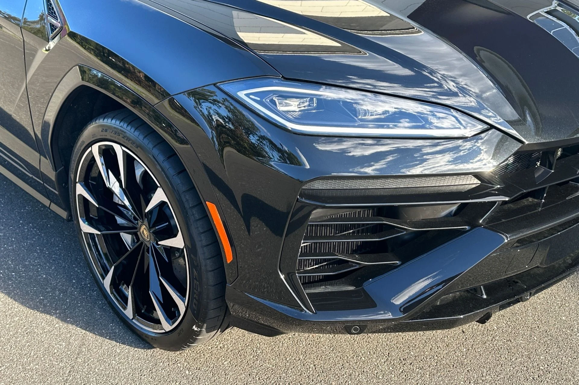 mph019_1941819956_New_2026_Lamborghini_Urus_SE_1791809466_859c6f7d02