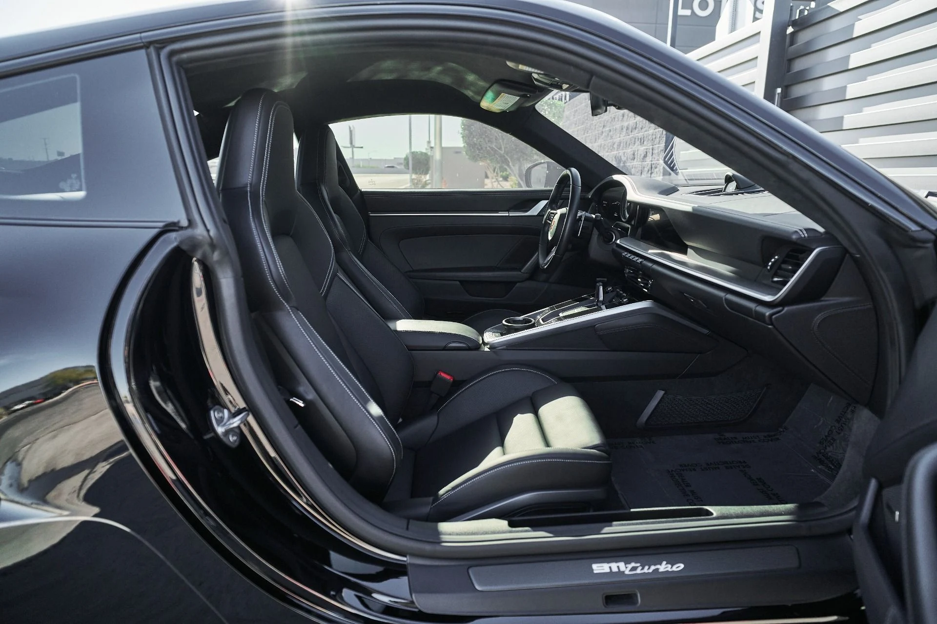 mph019_1959850427_Used_2024_Porsche_911_Turbo_1765937765_850f883b4e