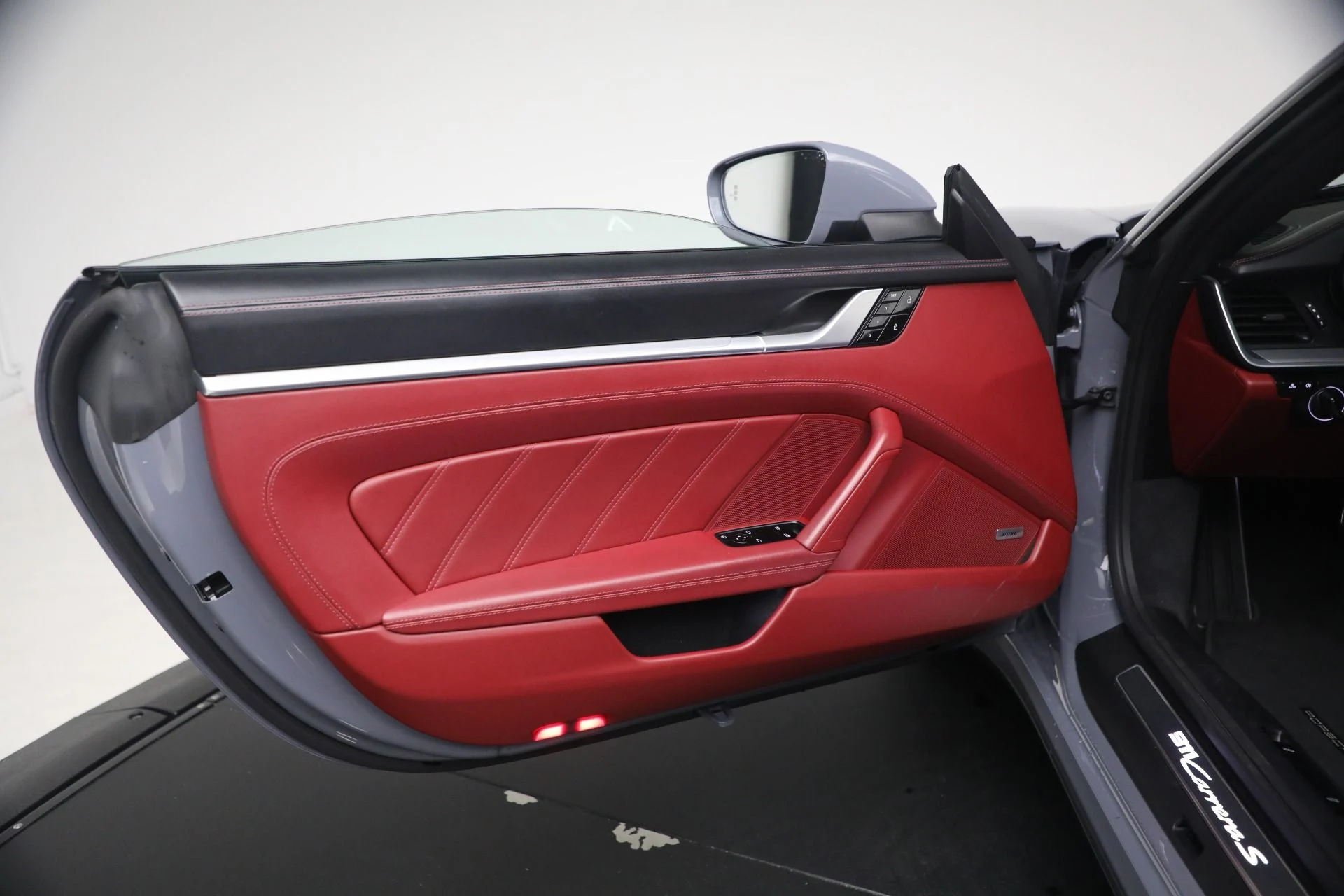 mph019_1960168234_Used_2021_Porsche_911_Carrera_S_1776709663_715343a209