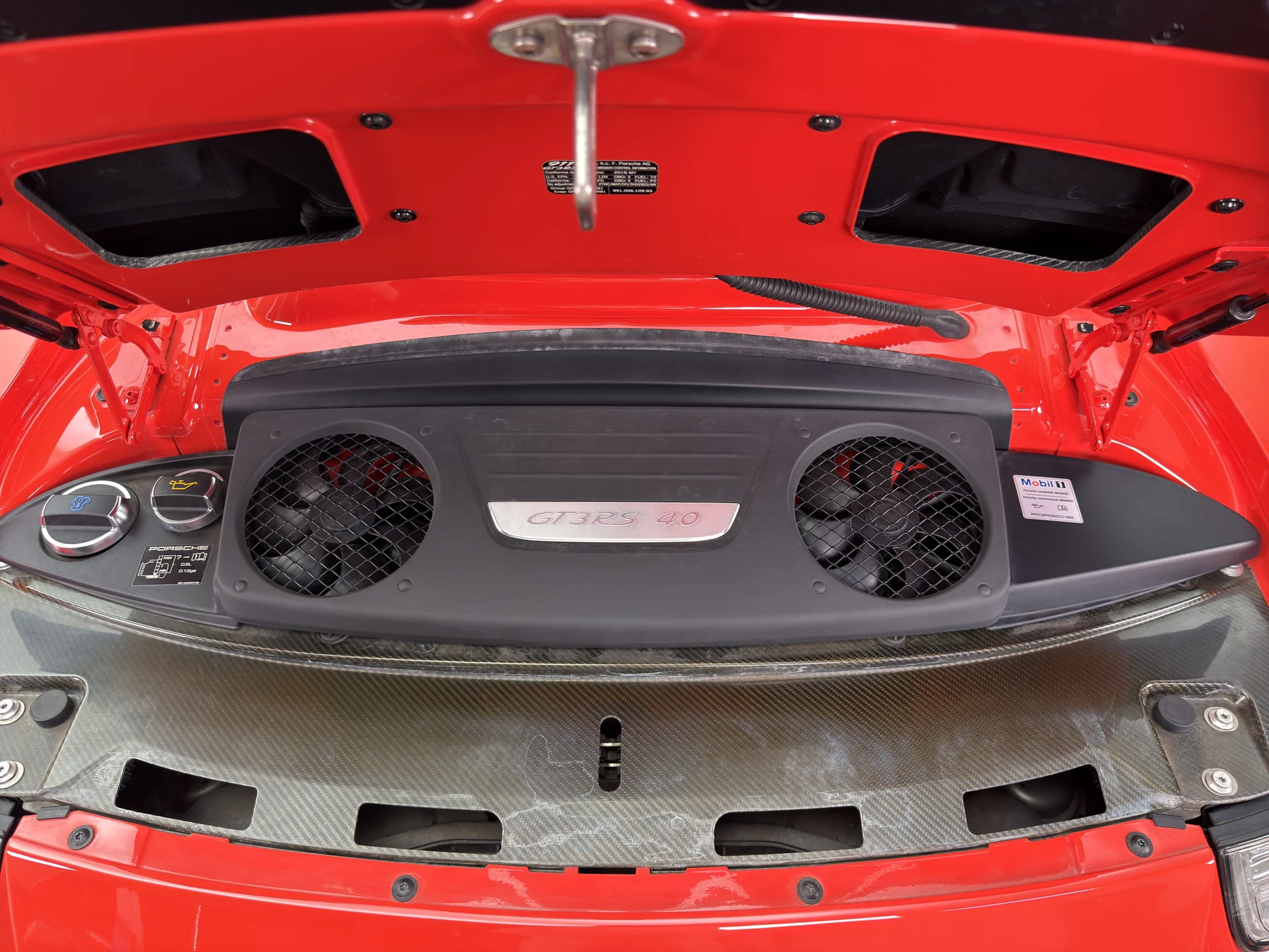 mph019_1969527511_RP_3905_engine_bay_001_01c937f737