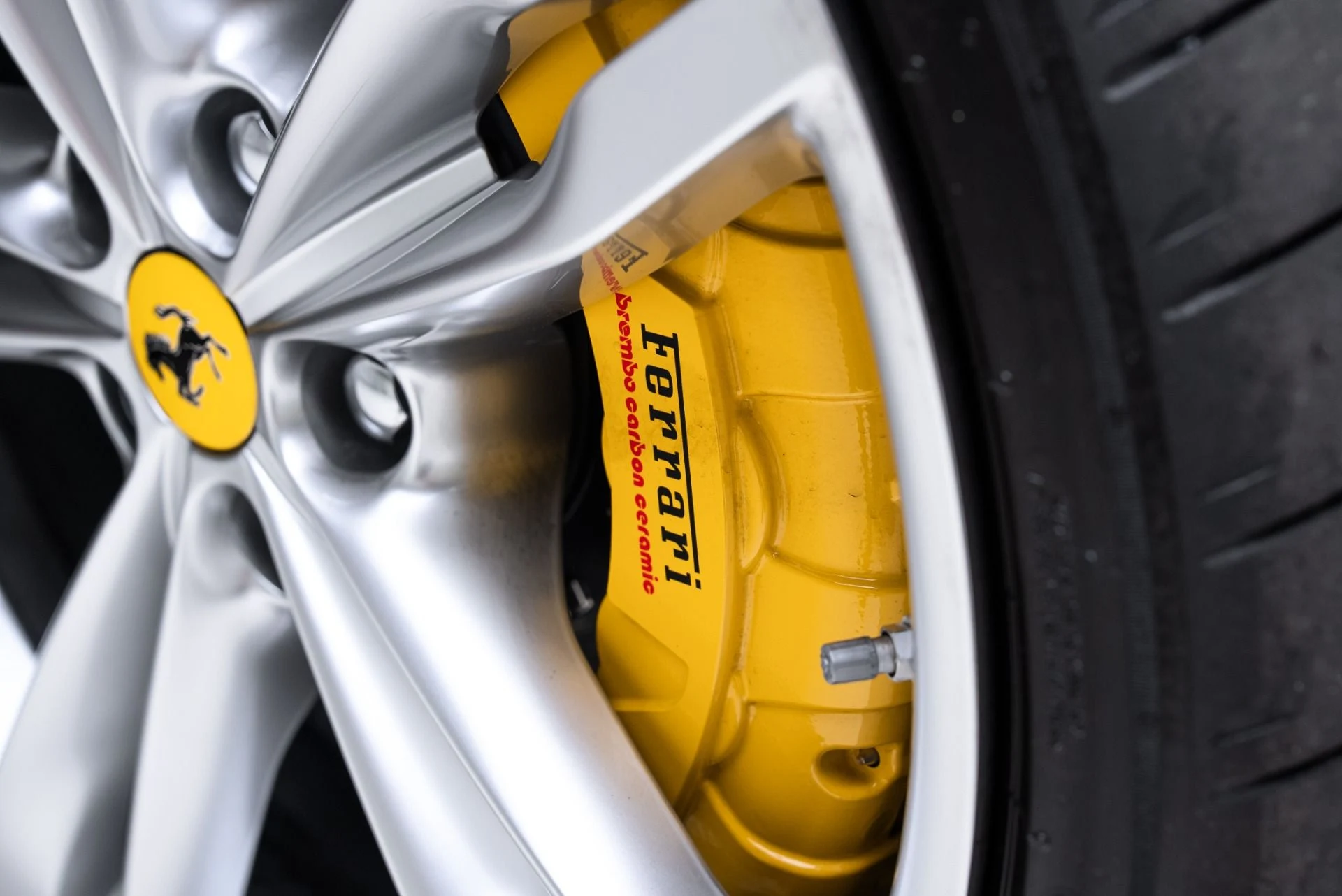 mph019_1969773211_Used_2025_Ferrari_296_GTS_1775518510_bf4b8236dd