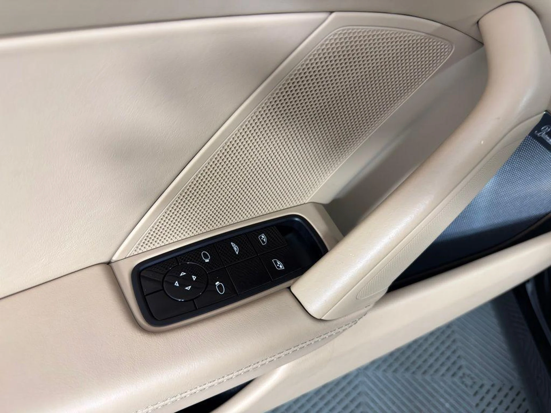 mph019_197949854_i_C0d5_E_Ho4p_Pv2iw_Zjzvg91_KA_Jk_A_f987f15ea3