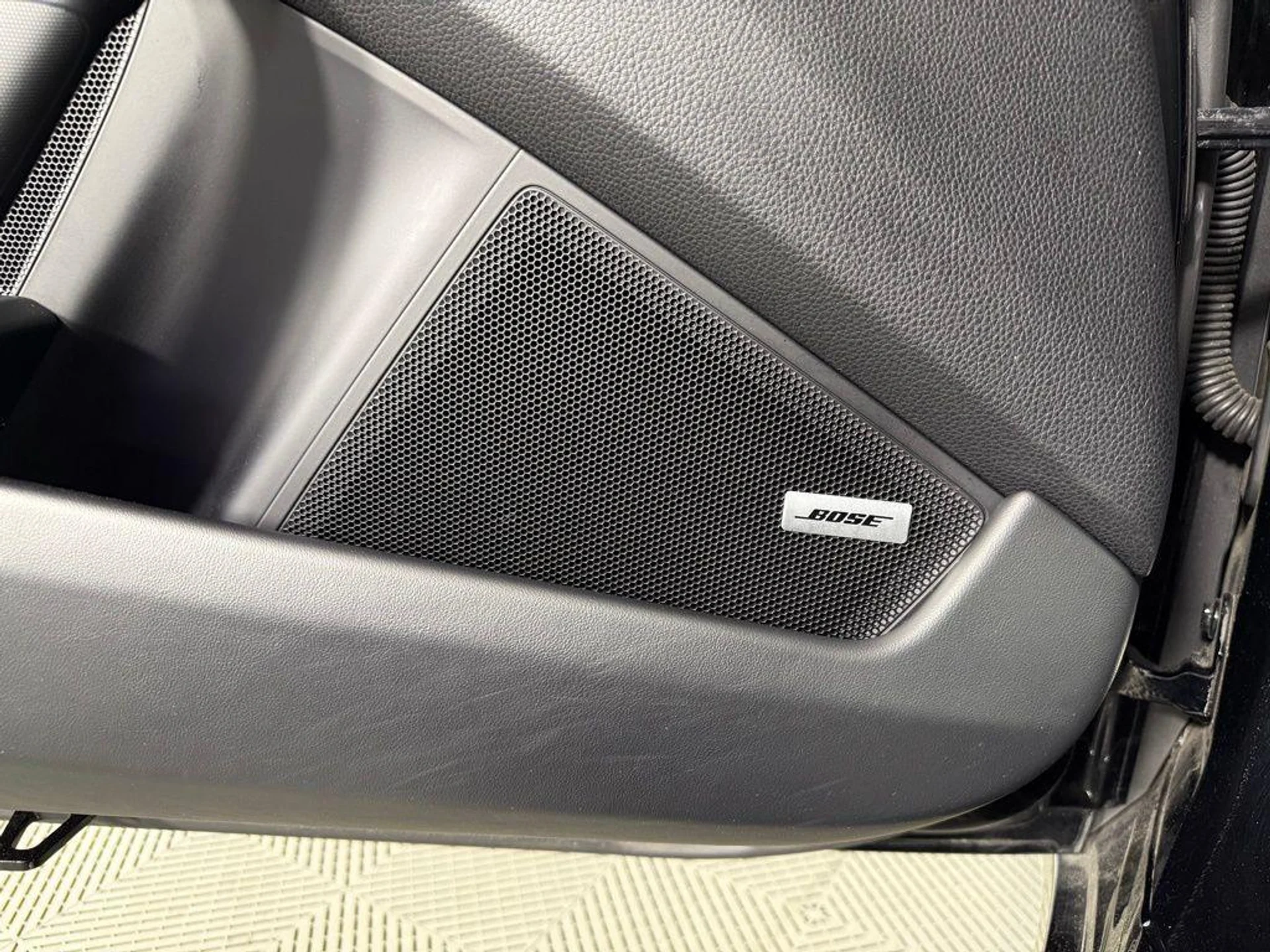 mph019_1983439308_a_KESL_Mec_M83_X_Asw1d5t_Sky_XR_Xj_U_f22b751101