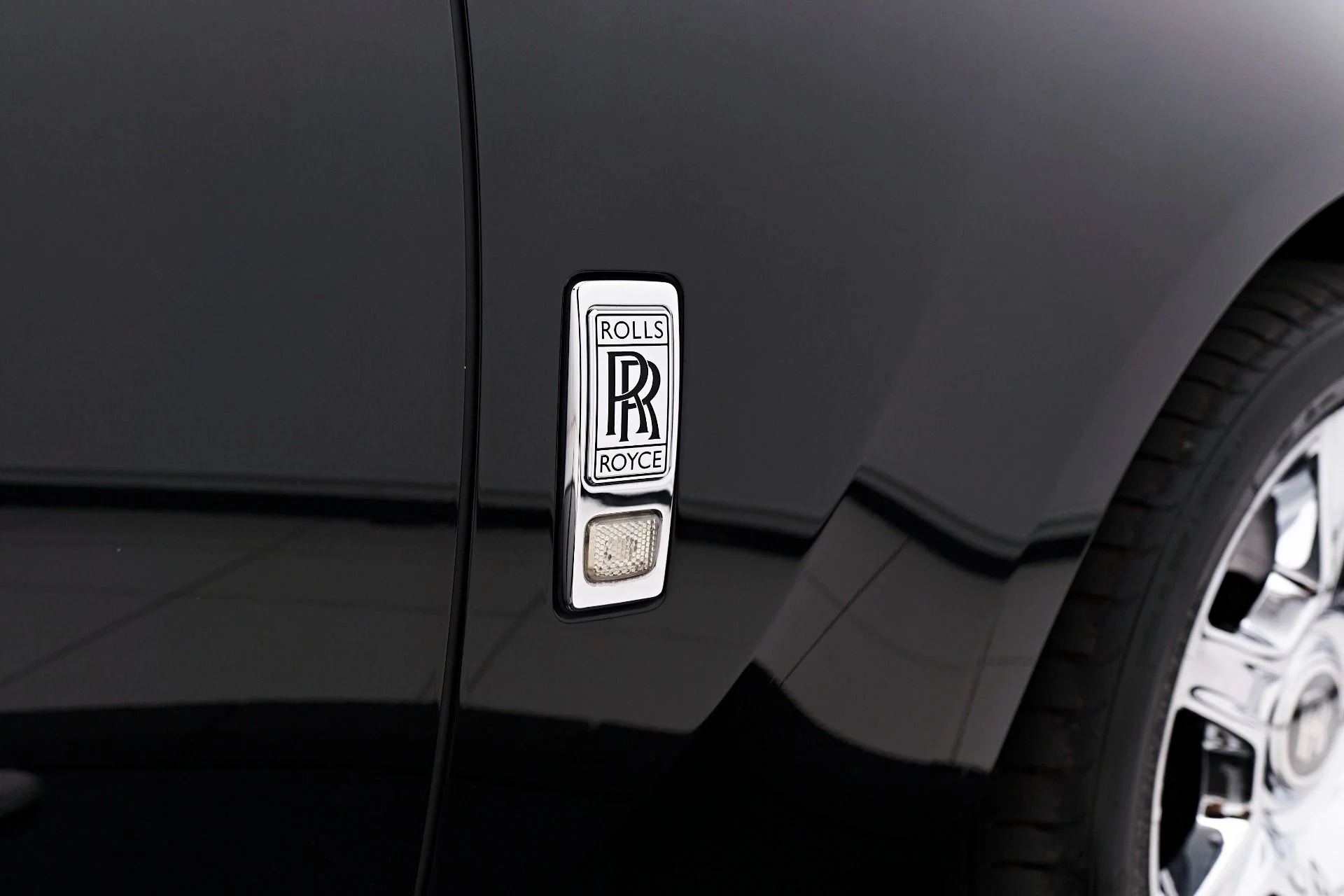 mph019_1984722089_Used_2012_Rolls_Royce_Ghost_Base_1690494640_59098d7f14