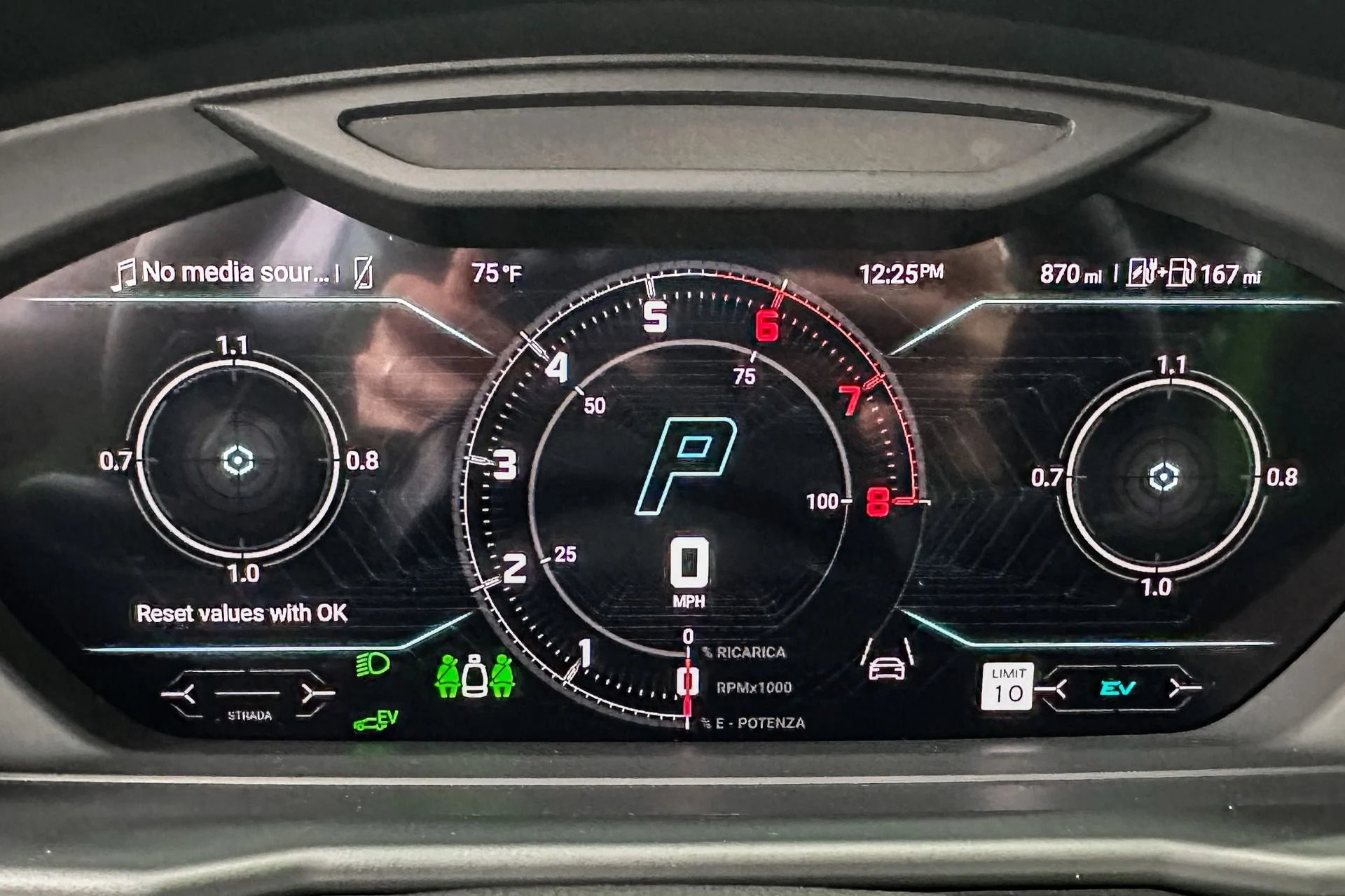 mph019_1991611201_Used_2025_Lamborghini_Urus_SE_Bicolor_Sportive_Interior_870_Miles_789_Horsepower_1772047761_be2a69c8f6