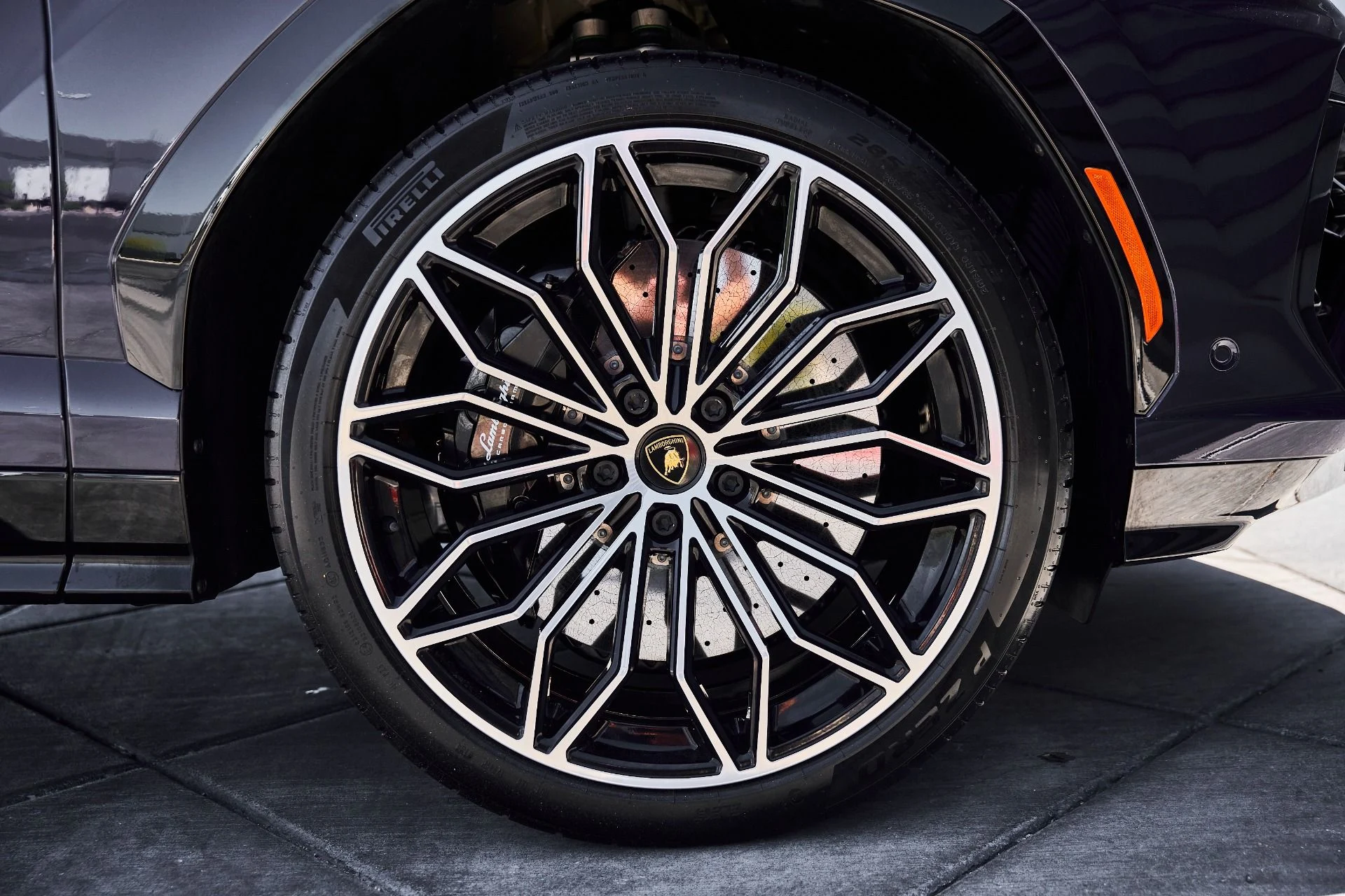 mph019_1993568778_Used_2025_Lamborghini_Urus_SE_1780417221_9aef30a6da
