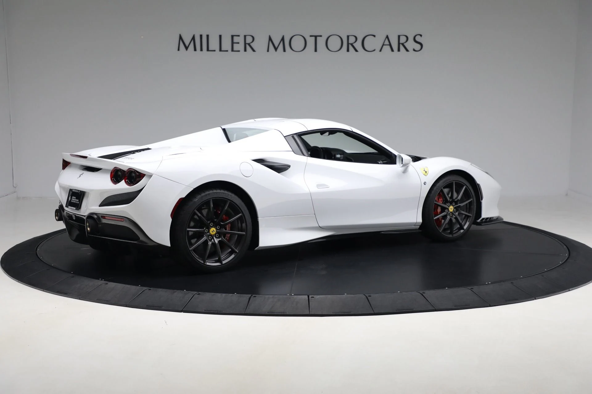 mph019_1994978306_Used_2023_Ferrari_F8_Spider_5860fe6a5e