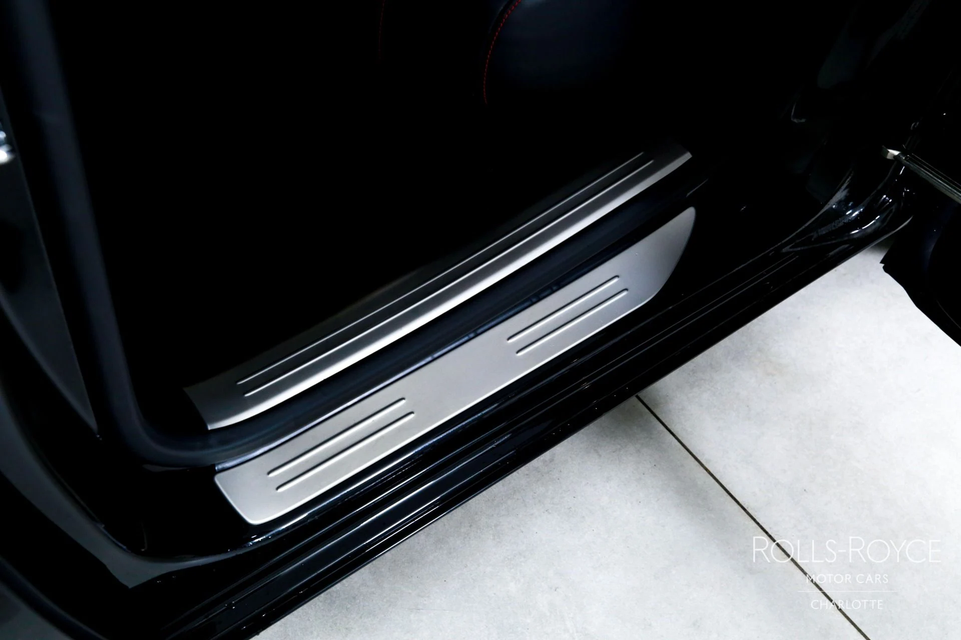 mph019_2001219032_Used_2019_Rolls_Royce_Ghost_1769449572_ada23f2179