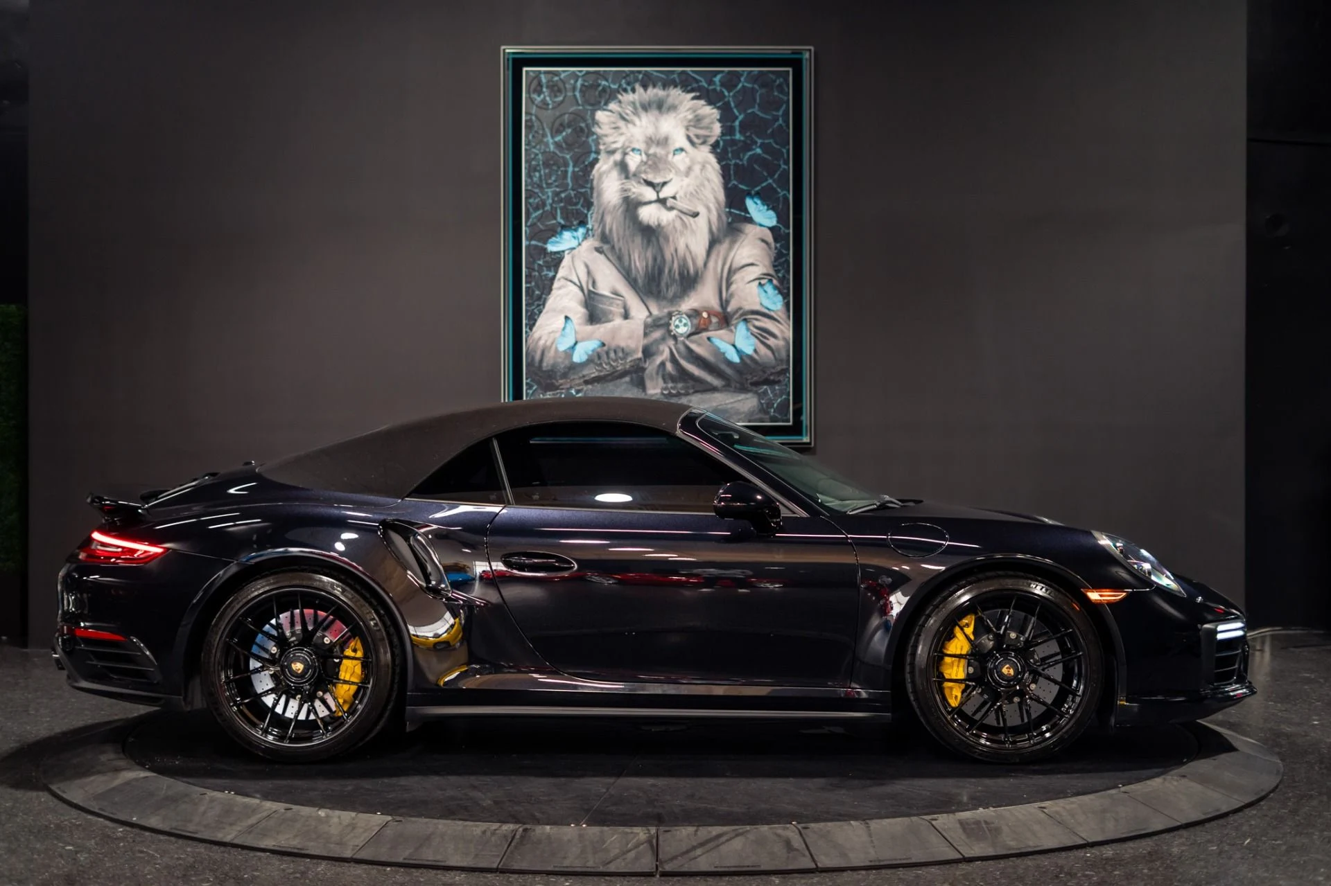 mph019_2001727614_Used_2017_Porsche_911_Turbo_S_Cabriolet_1784650214_492dbce951