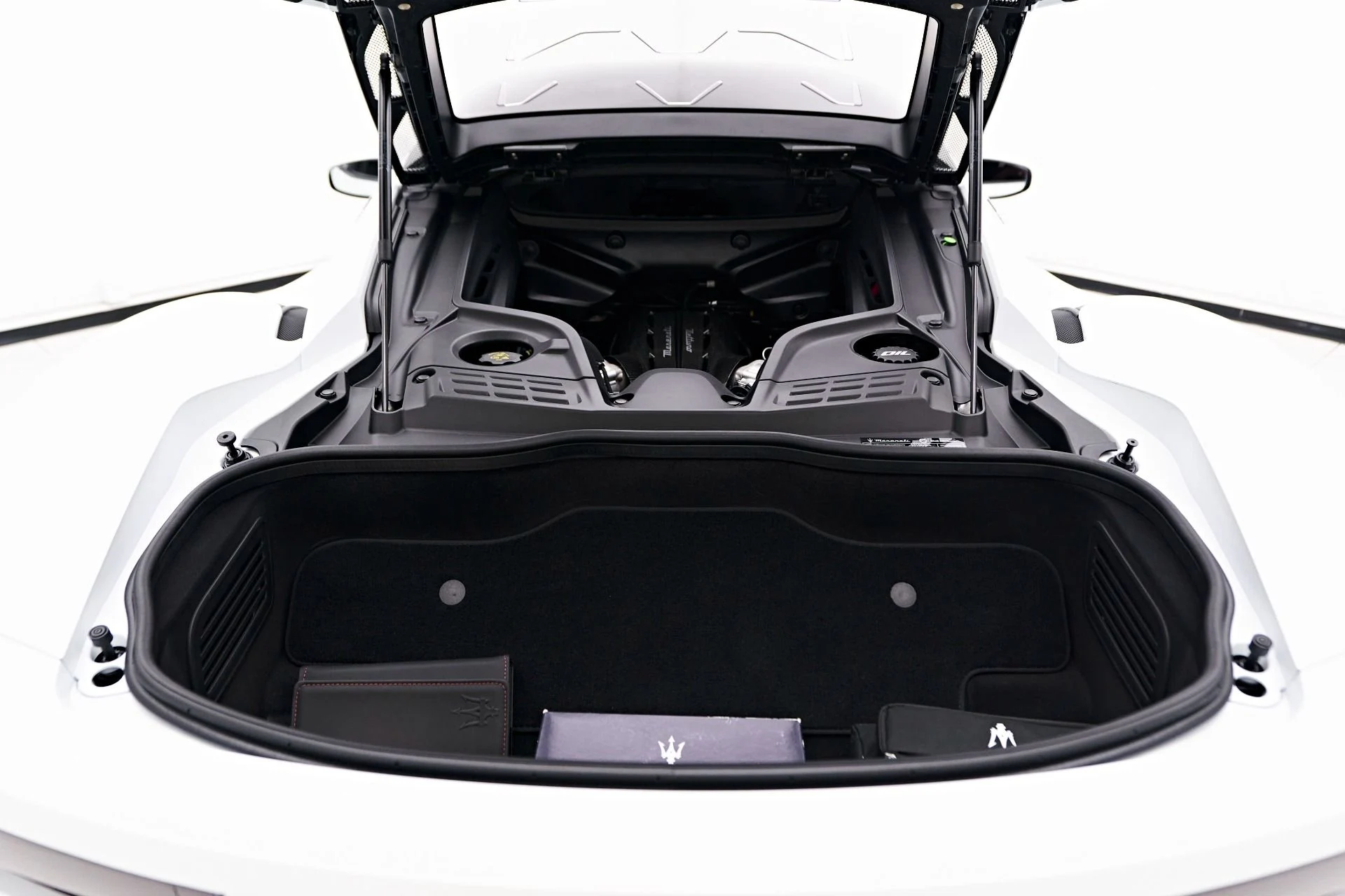 mph019_2014974983_Used_2023_Maserati_MC_20_Base_1721243405_73c1a1599a