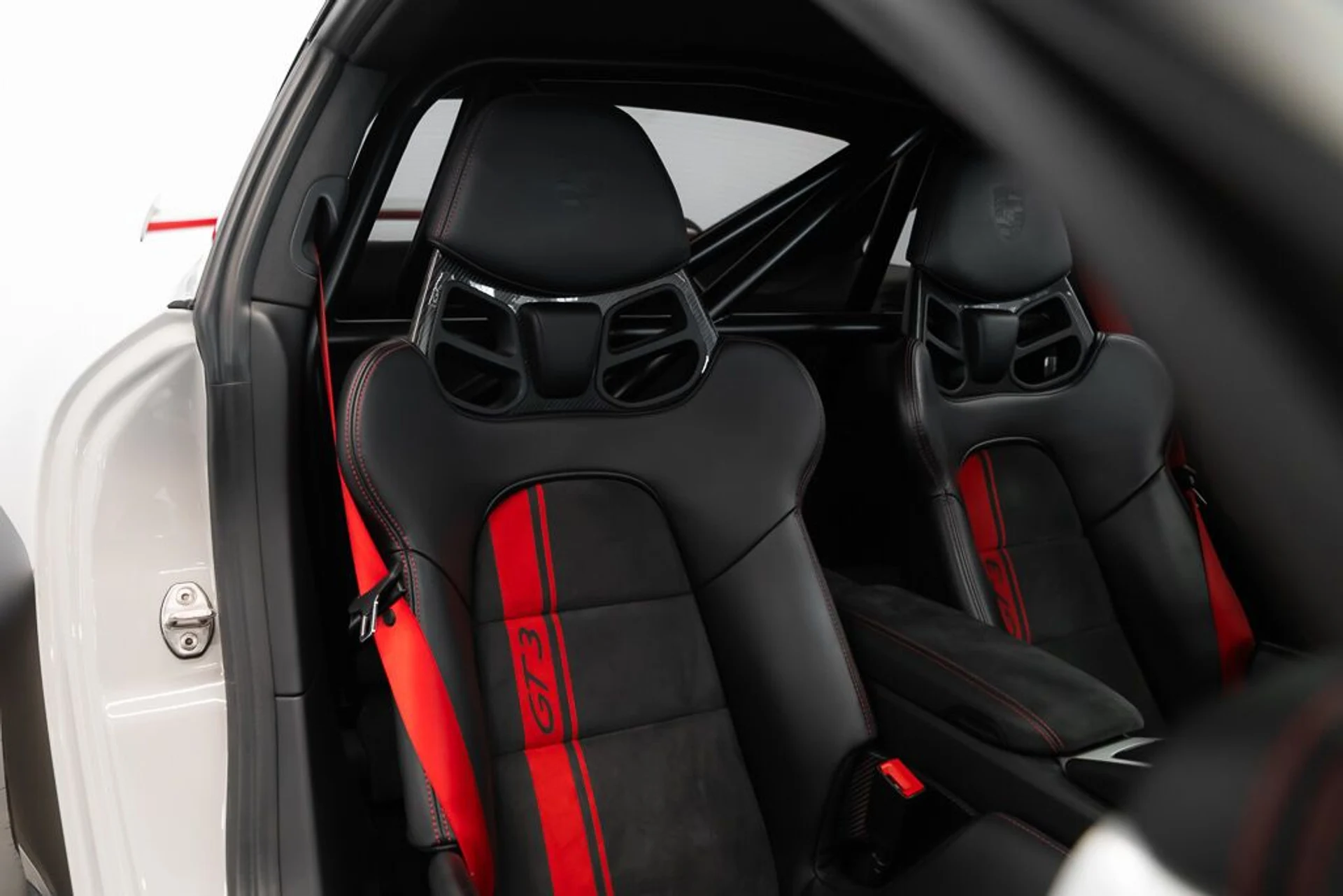 mph019_2017068105_porsche_911_2018_jpg_v_1773863537_d00f33f7ed