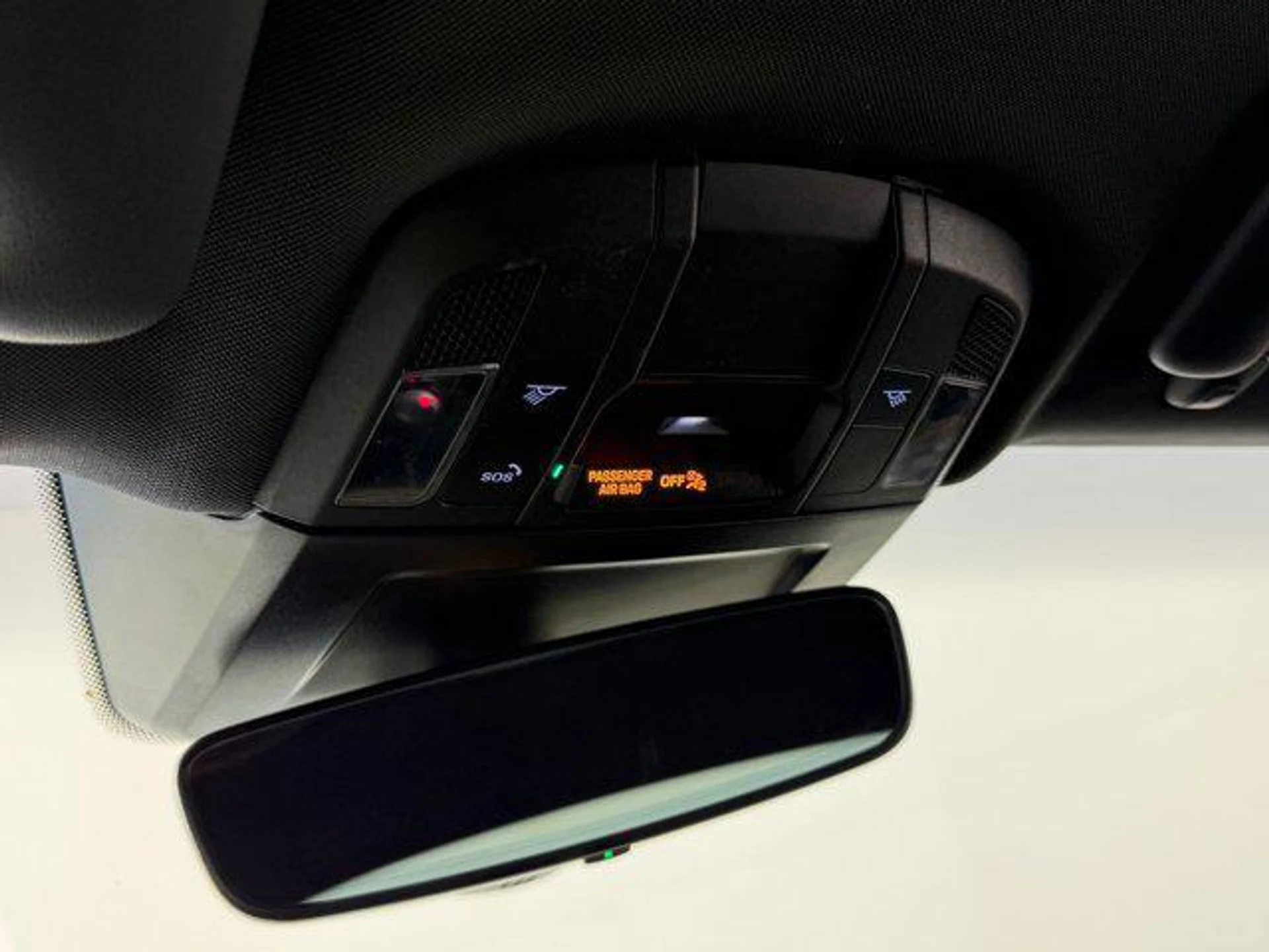 mph019_2027953800_X_ng_C_Yvw9m_O1ixivr2_M_Pgl_9_E2_E_73082ff5c0