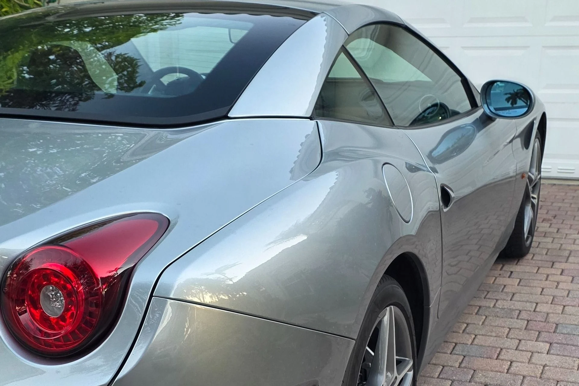 mph019_2039074383_Used_2017_Ferrari_California_T_1763593112_eaa71fe4c9