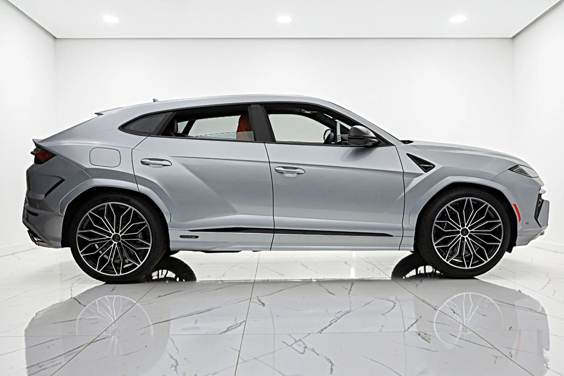 mph019_2043583703_Used_2026_Lamborghini_Urus_SELEASE_OPTIONS_AVAILABLE_e3a368ee11