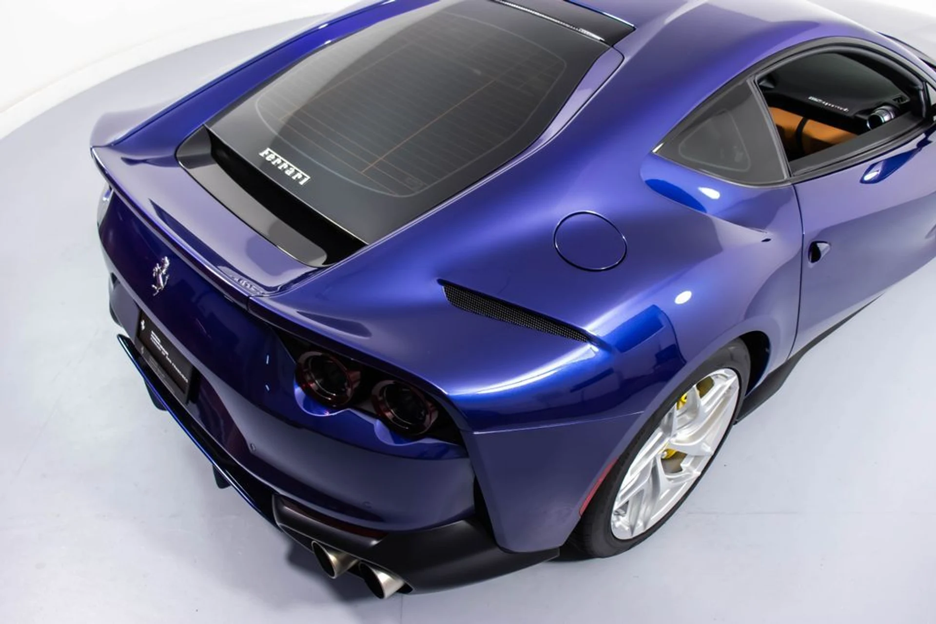 mph019_2045509264_04e2835aea5f8f61f95aadab0cfaca15x_70e5c8778f