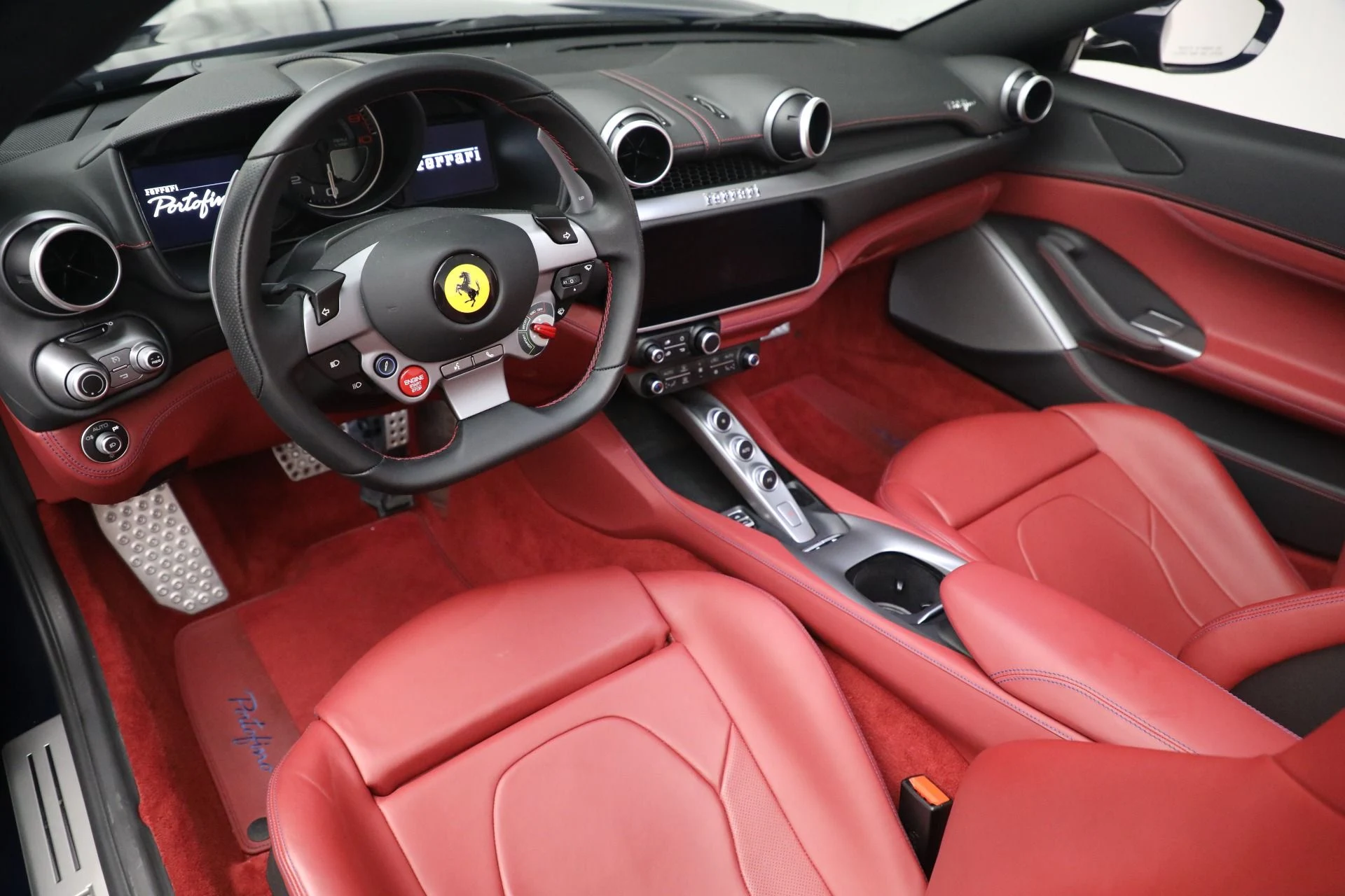 mph019_2049184437_Used_2019_Ferrari_Portofino_69440ee8e7