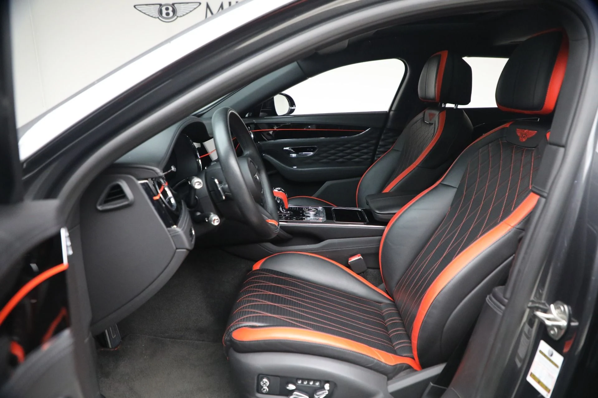 mph019_2050476800_Used_2022_Bentley_Flying_Spur_V8_1770156779_f28c53c0f1