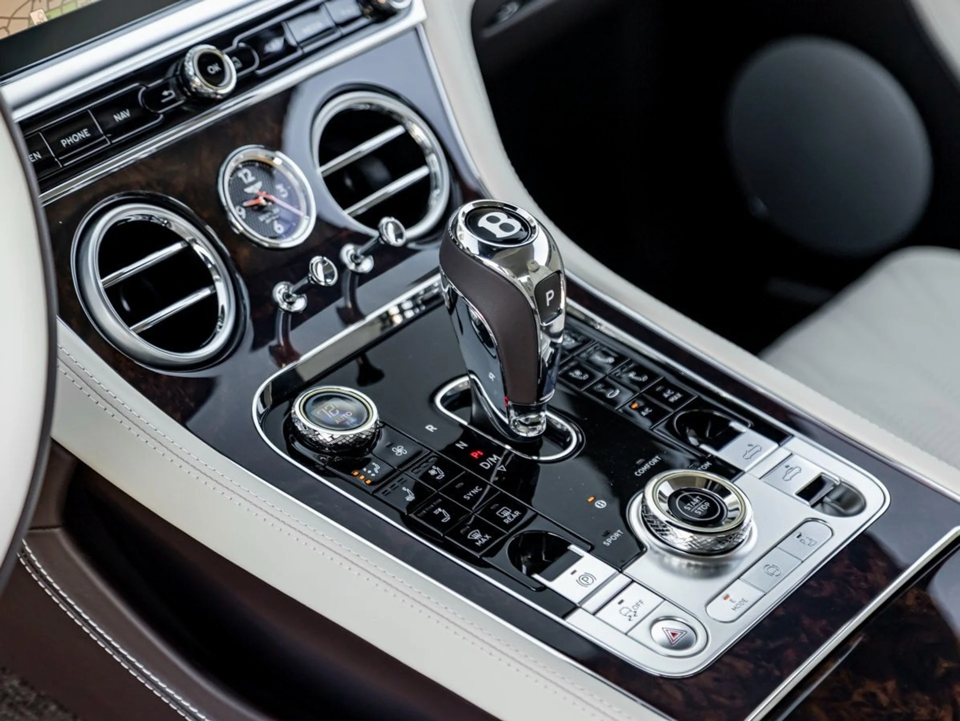 mph019_2051383317_20_8a74cd4102