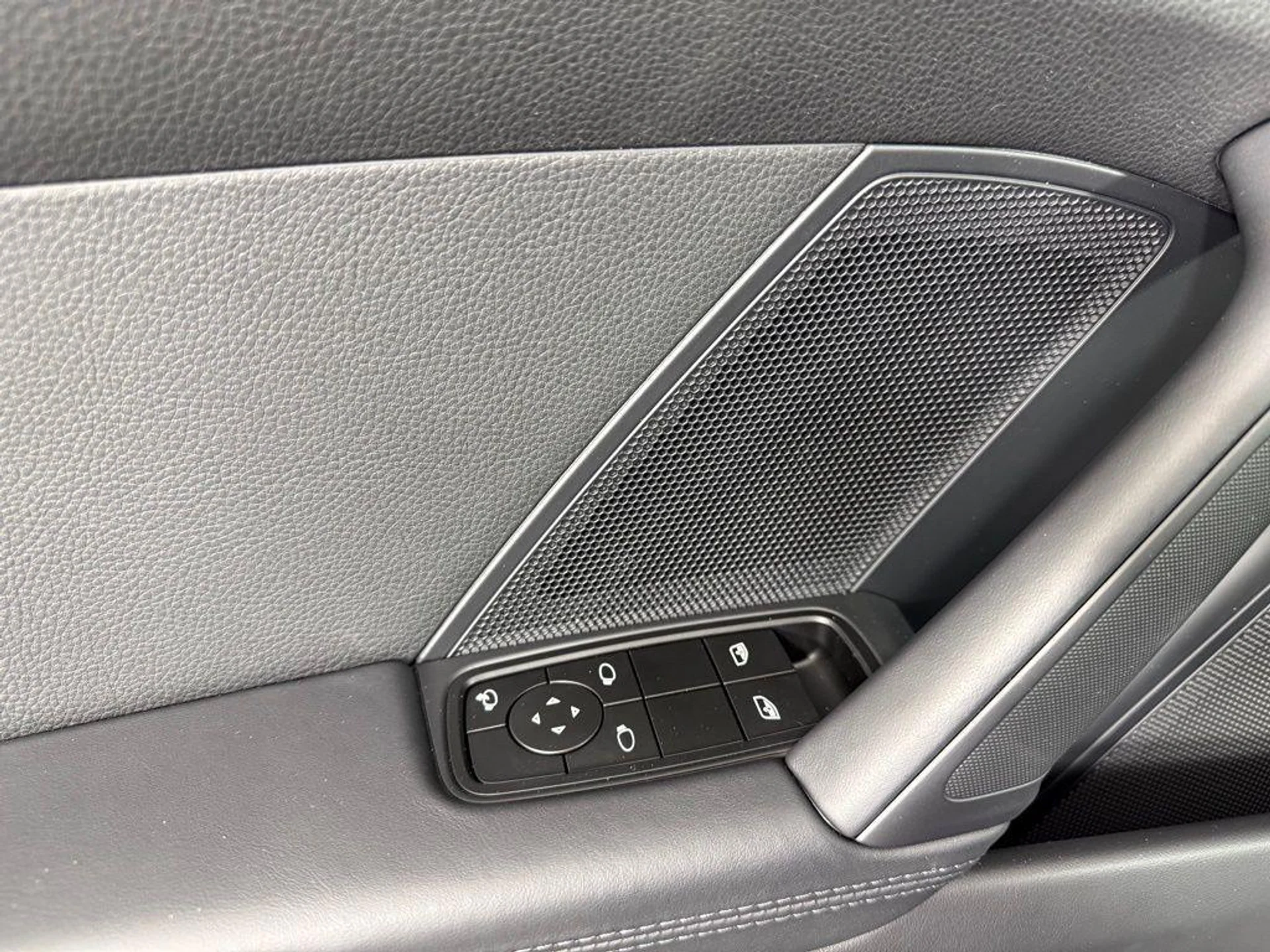 mph019_2052085937_Kwl_Qmvi_Fg_Qg_AFS_Nh8_H5bb_C0b_Qp_Q_ce1405c838