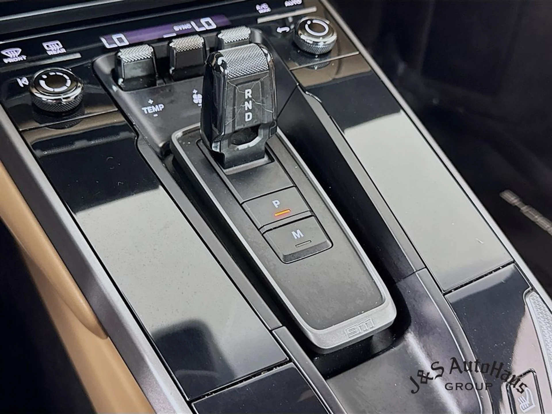 mph019_2064149762_1em99wp3j1kd8tfv88i9i4855gpj_60f26fa9b5