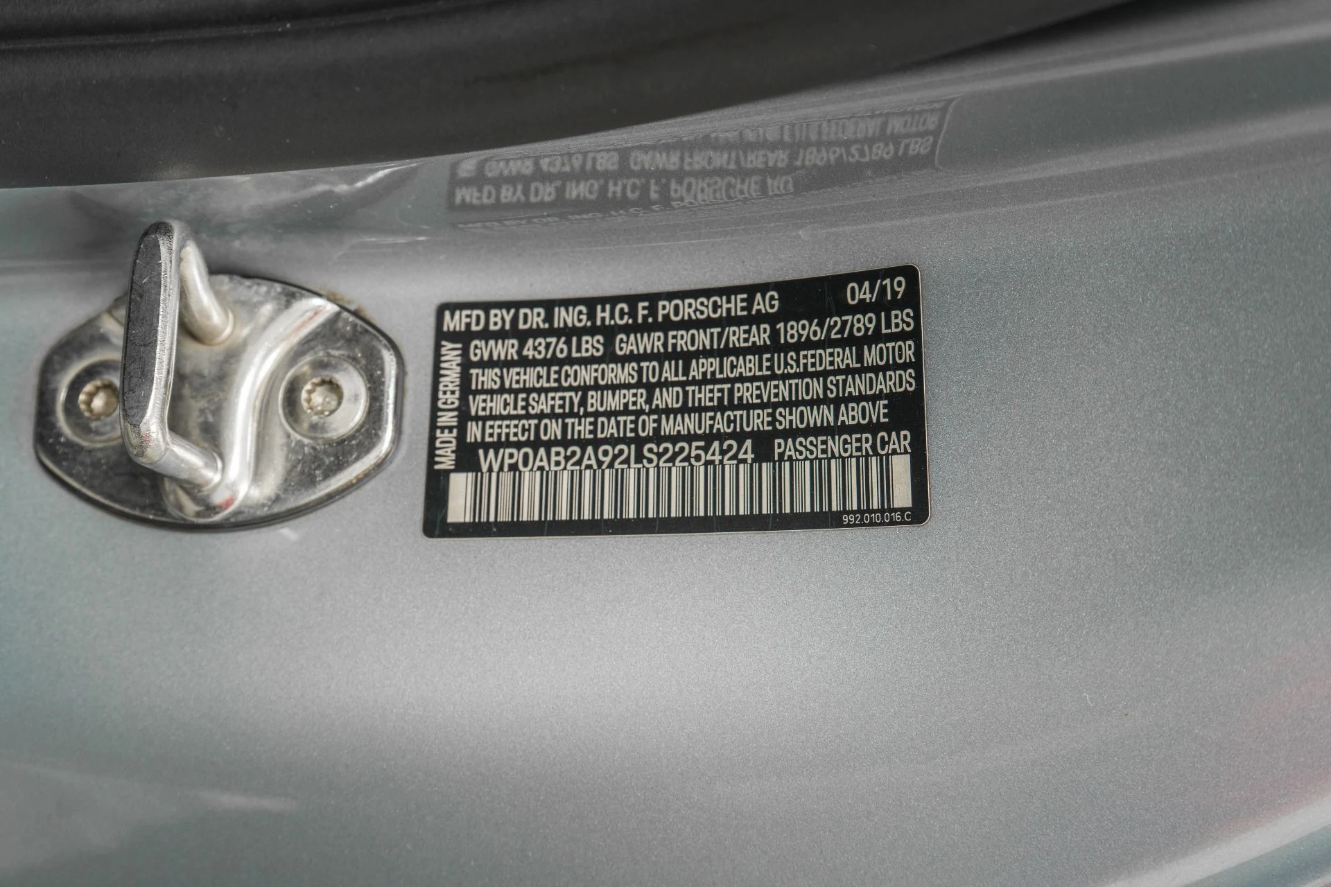 mph019_2064227548_Used_2020_Porsche_911_Carrera_S_Carbon_Ceramic_Brakes_Sport_Chrono_1767897266_c4b4d9f4cd