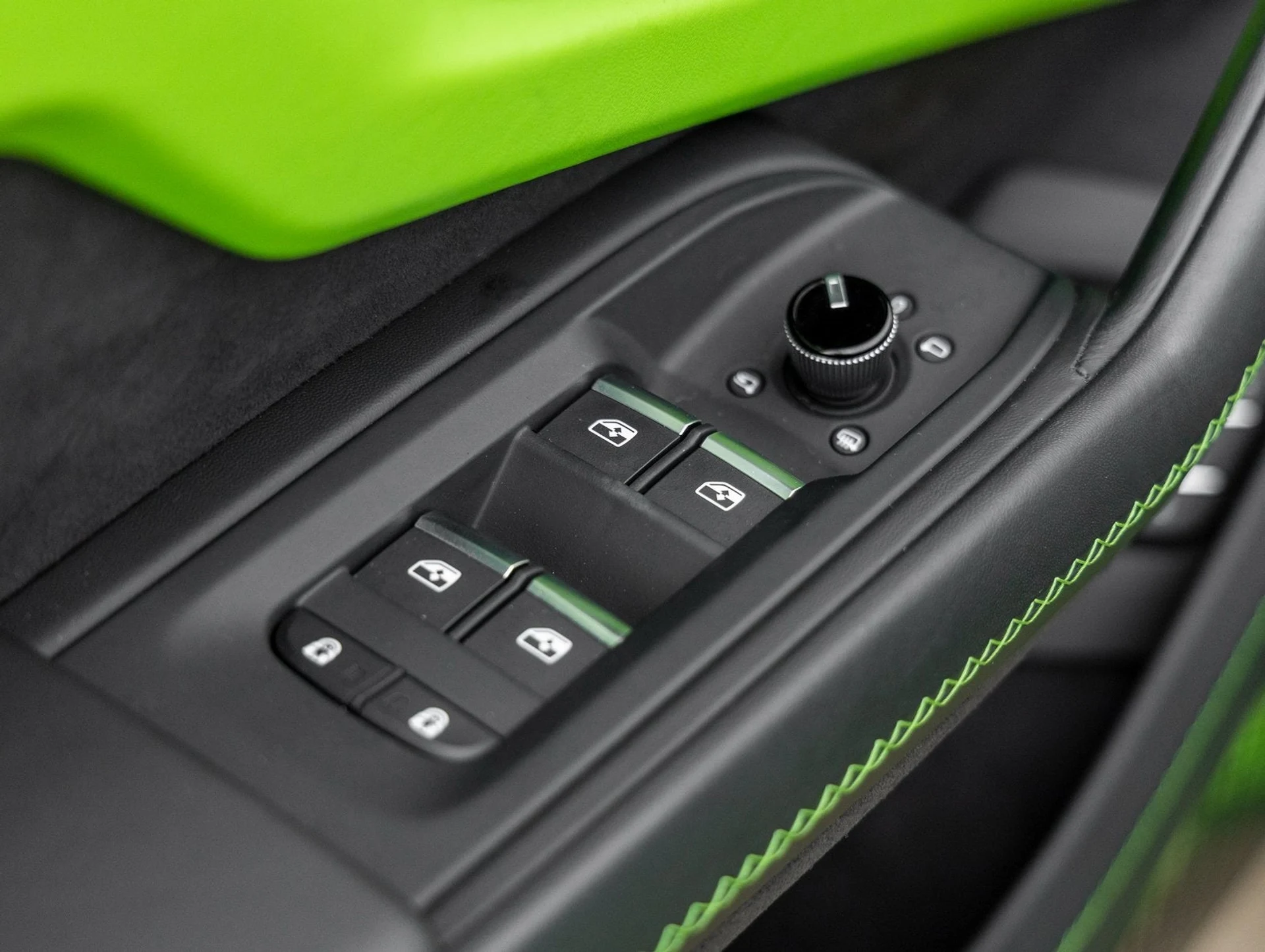 mph019_2066798010_20_8d56a9e571