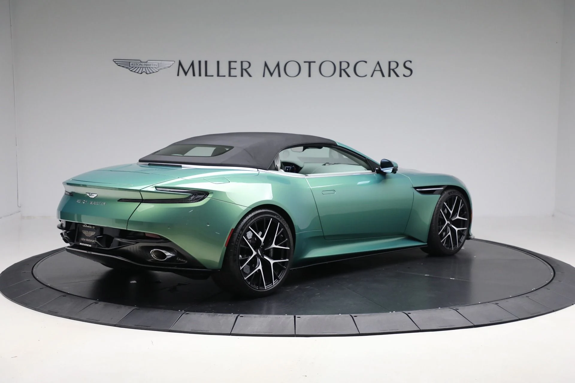 mph019_2067098892_New_2025_Aston_Martin_DB_12_Volante_5e364a696c