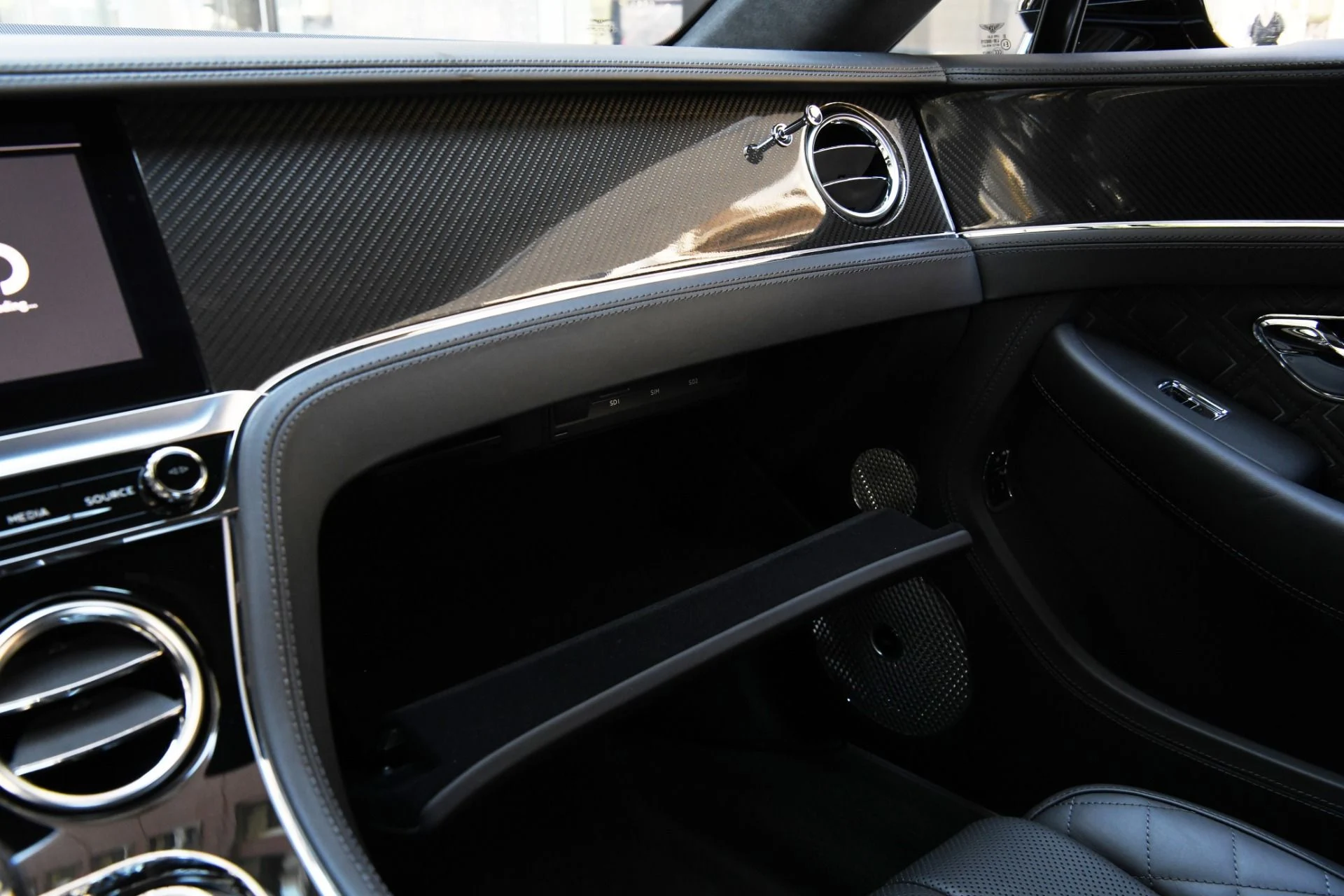 mph019_2079133746_Used_2022_Bentley_Continental_GT_GT_V8_1758135701_5d92c23916