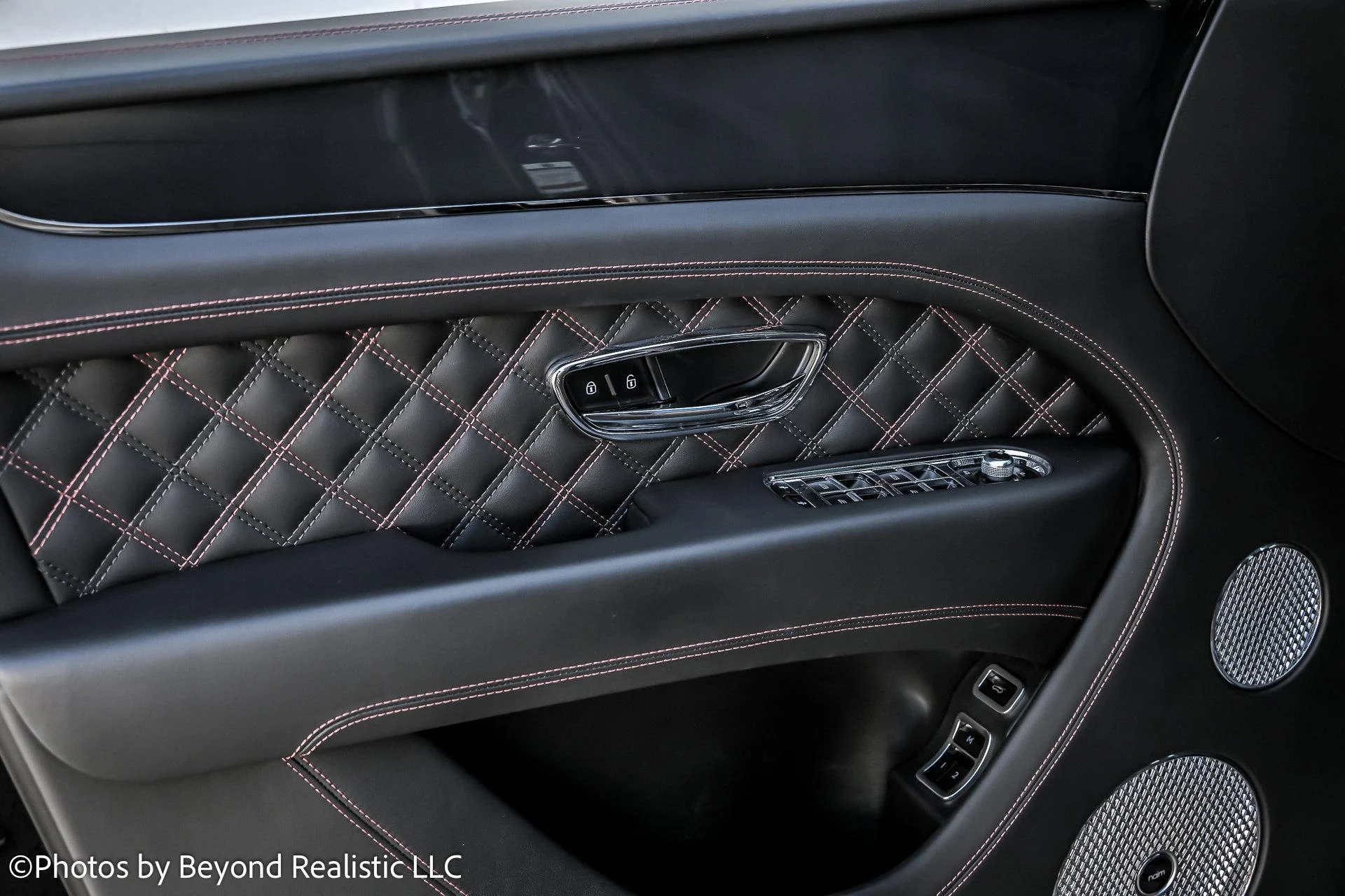mph019_2082036065_Used_2021_Bentley_Bentayga_V8_First_Edition_Specification_Black_Specification_1757146025_75da402f66