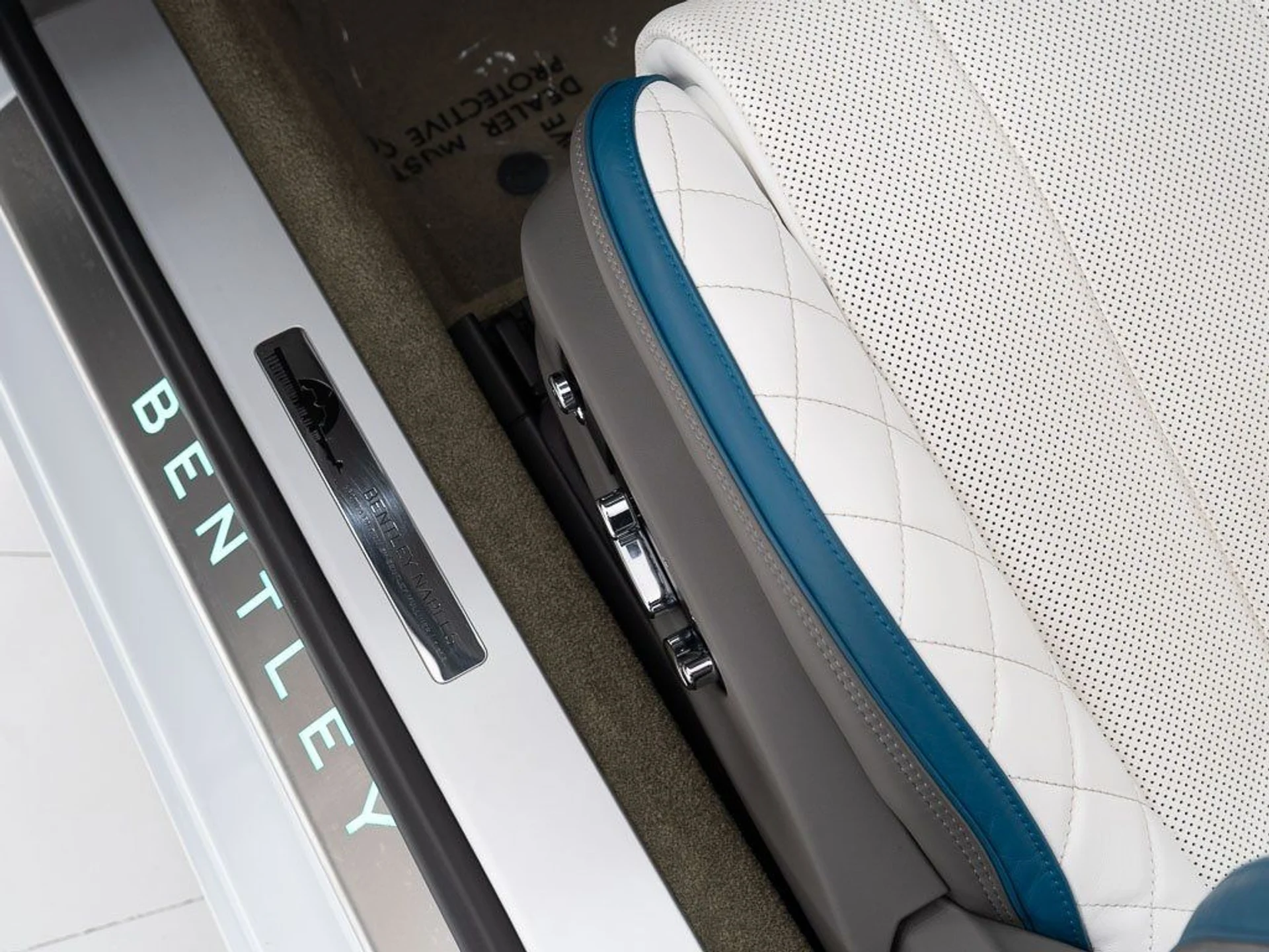 mph019_2084727259_b92f449a6acc8db4b8250aa6e679b5c3_163a97c168