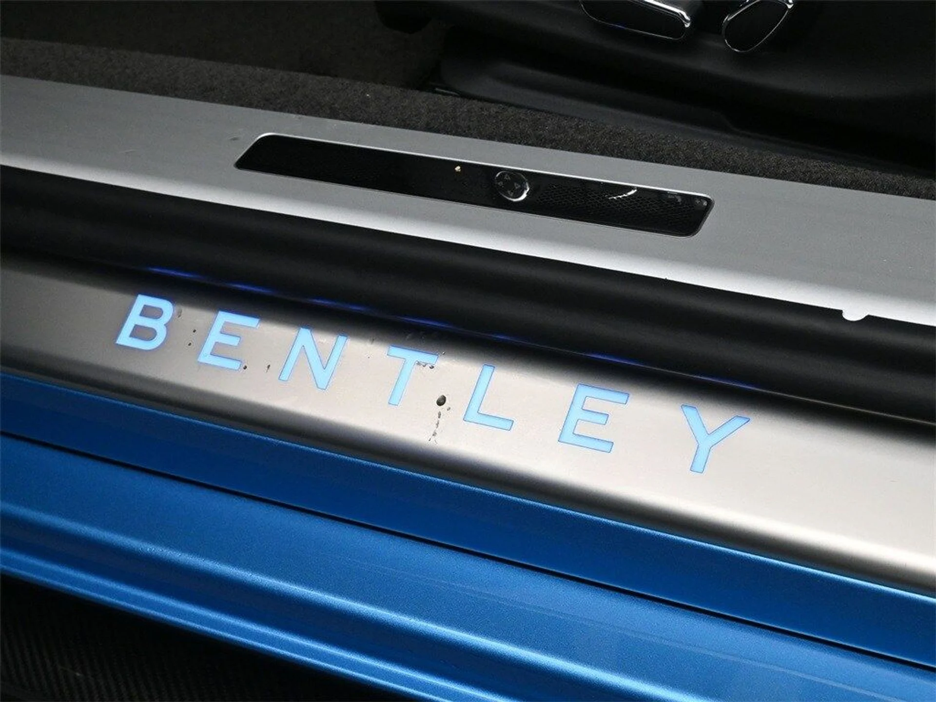 mph019_2090017293_1cc6f4b684a22baca9288cb85d0a9046x_301e117b17