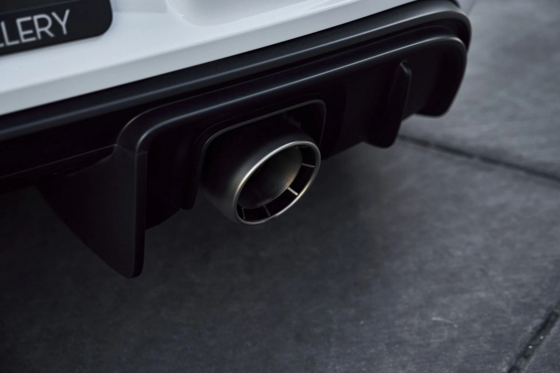 mph019_2096359722_Used_2024_Porsche_718_Cayman_GT_4_RS_1766514155_5ce6e25613