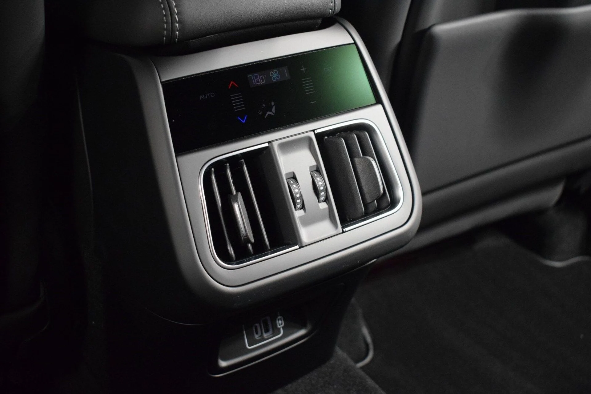 mph019_2098583157_ead607ddb13861ca27b91c79e9be05efx_e6da32dc15