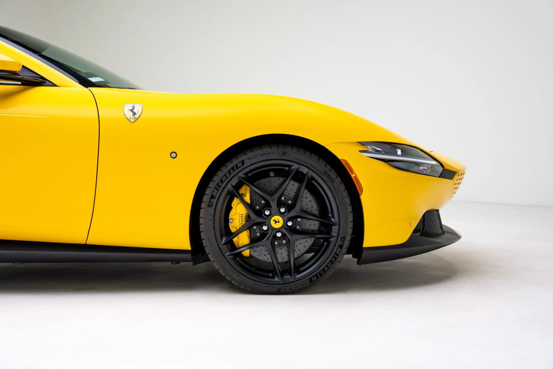 mph019_2099855175_Used_2025_Ferrari_Roma_Spider_1768435062_3486729dff