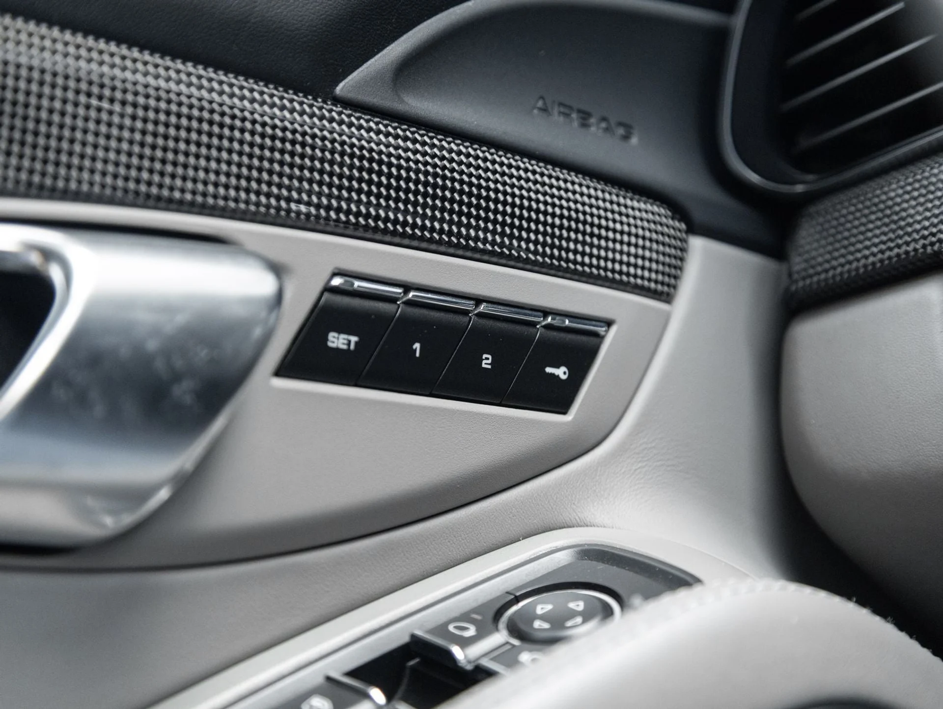 mph019_2104560660_20_b3a54289c6