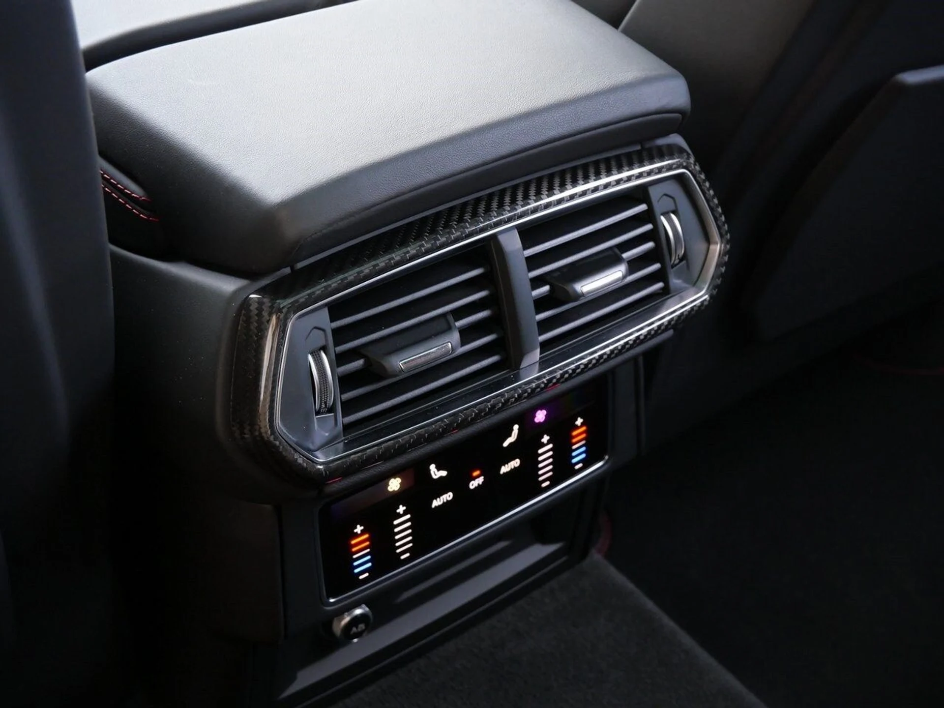 mph019_210652833_cdf5b6e3ae9c4605d0db602aeda89c7fx_ca41a081eb