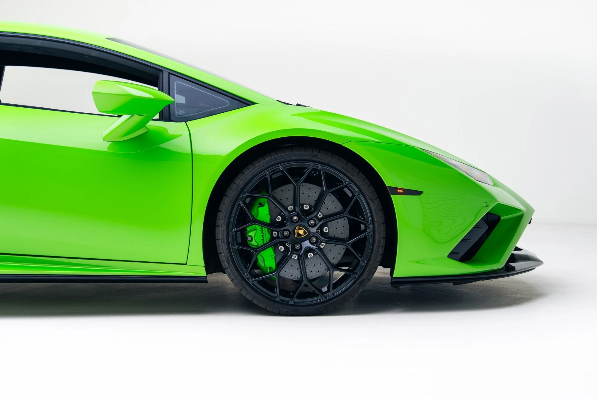 mph019_2107710147_Used_2023_Lamborghini_Huracan_EVO_1765473040_f4a5f3be46