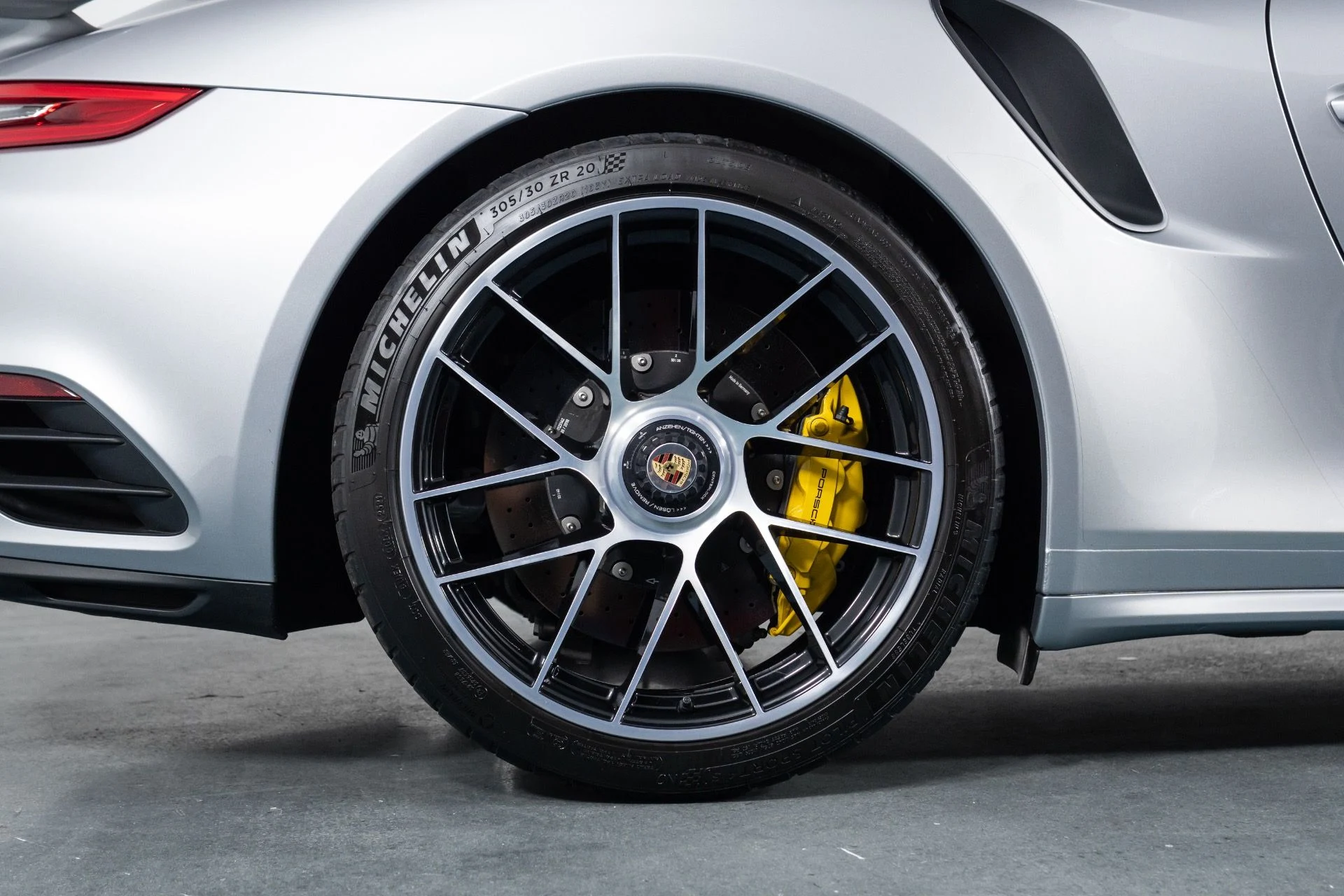 mph019_2110370073_Used_2019_Porsche_911_Turbo_S_1782003484_6f7c4a38b8
